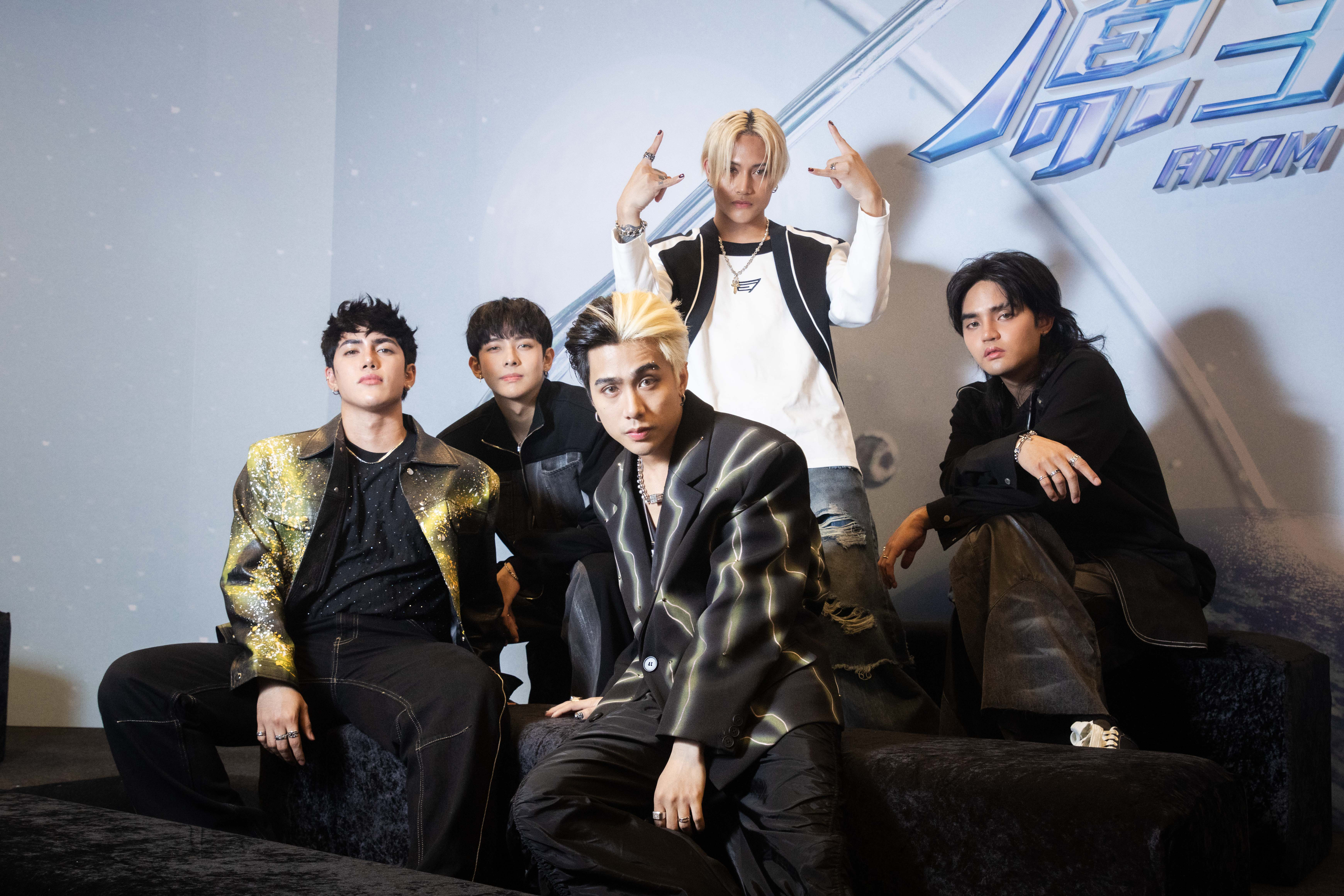 菲律賓「P-POP之王」稱號的天團SB19,來台和原子少年們交流。