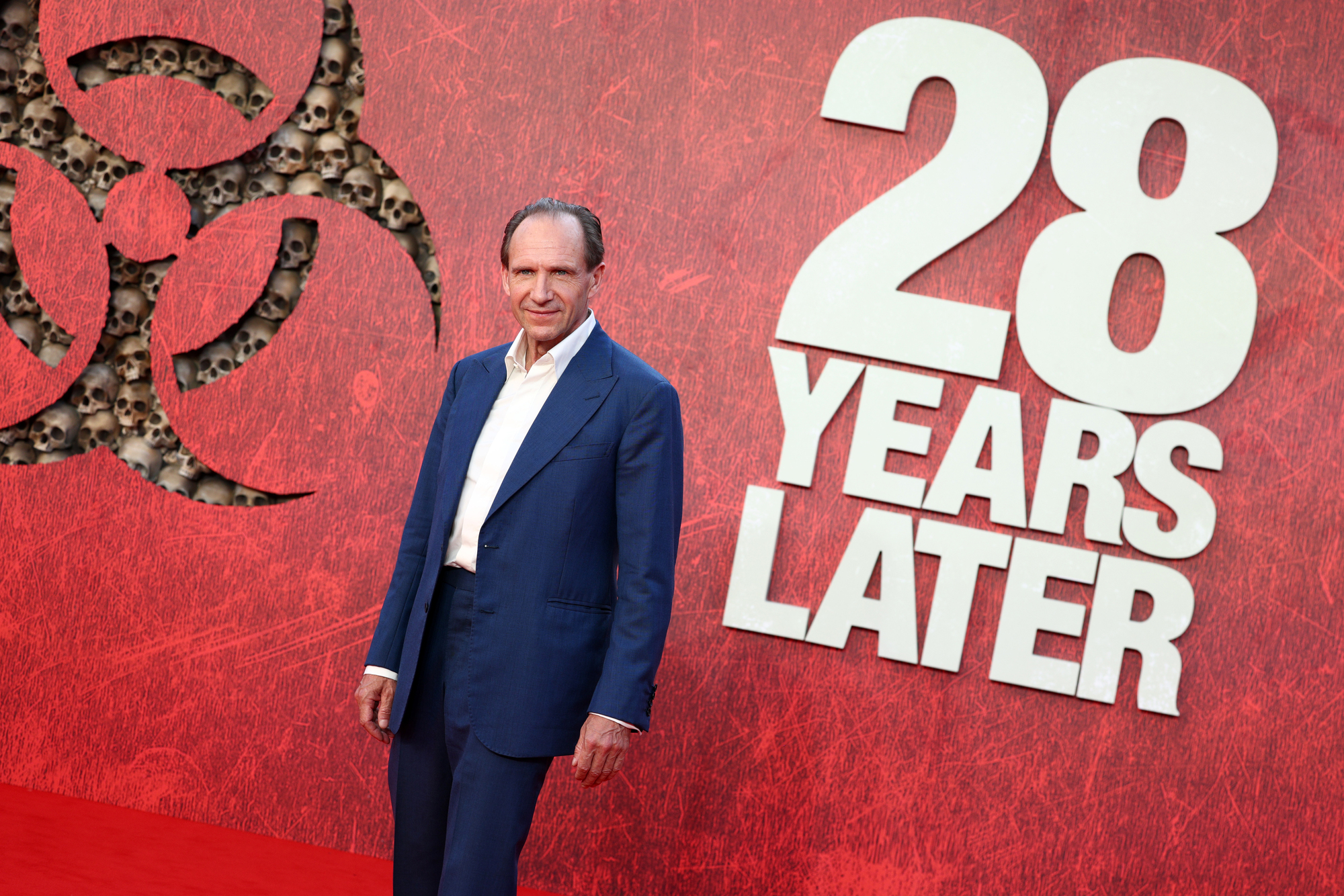 雷夫范恩斯出席《28年毀滅倒數》倫敦首映。（索尼影業提供）