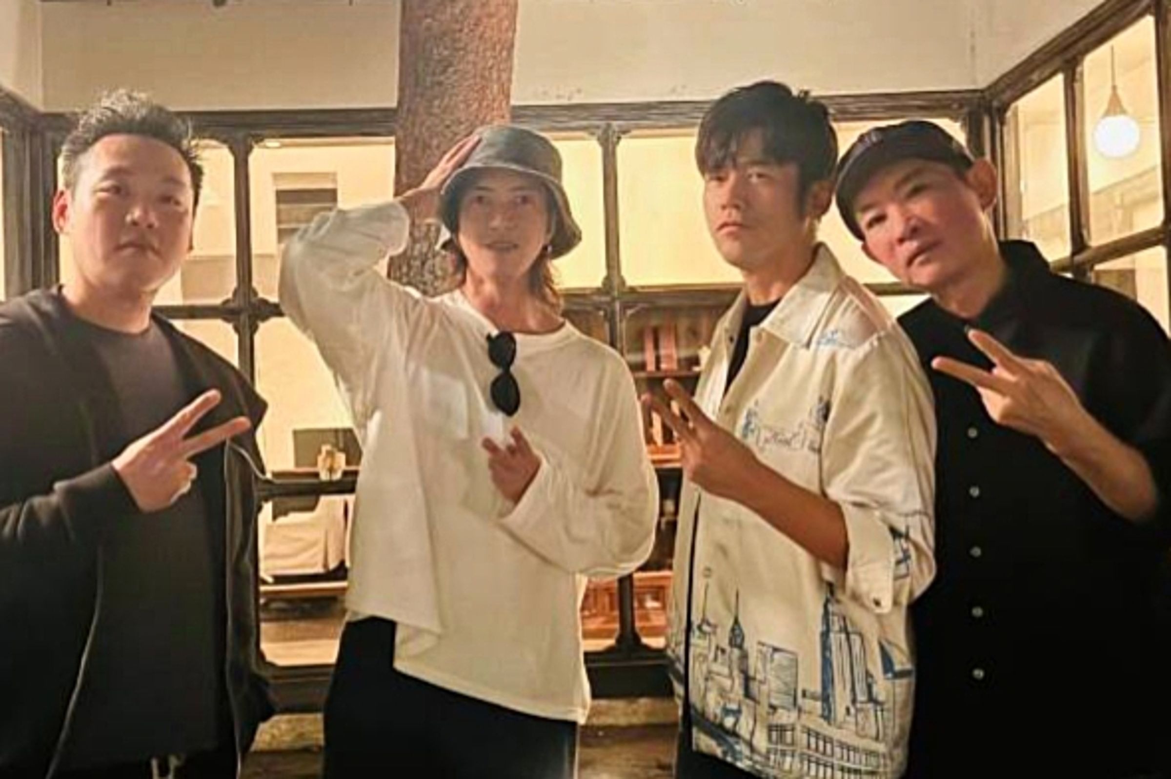 鏡報獨家／周杰倫澳洲慶功狂發限動　爆魔術師蔡威澤「毫無代操比特幣才能」內幕