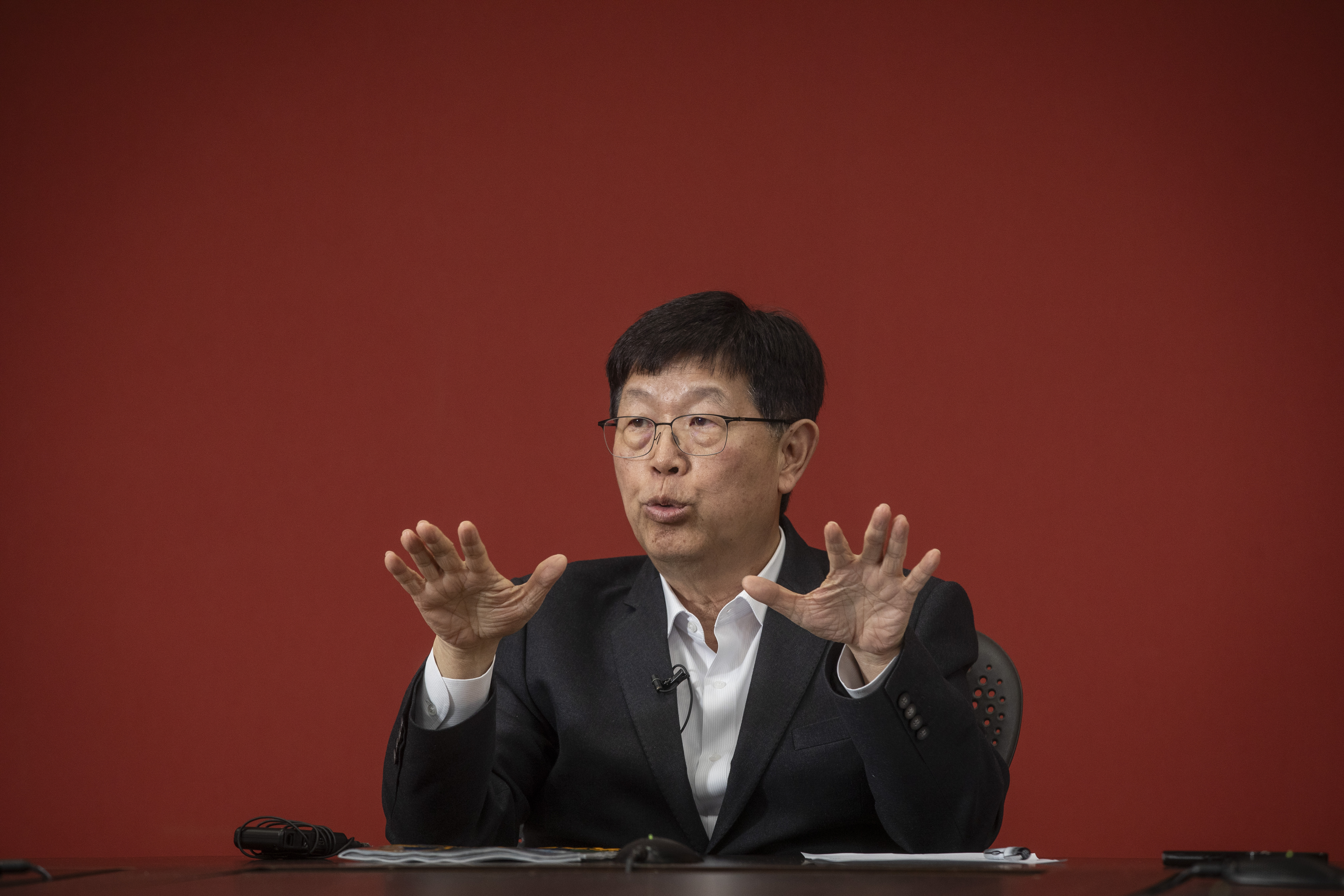 鴻海科技集團董事長劉揚偉表示，運用蒸餾法的DeepSeek問世，將打破生成式AI由大型CSP業者主導局面。（本刊資料照）