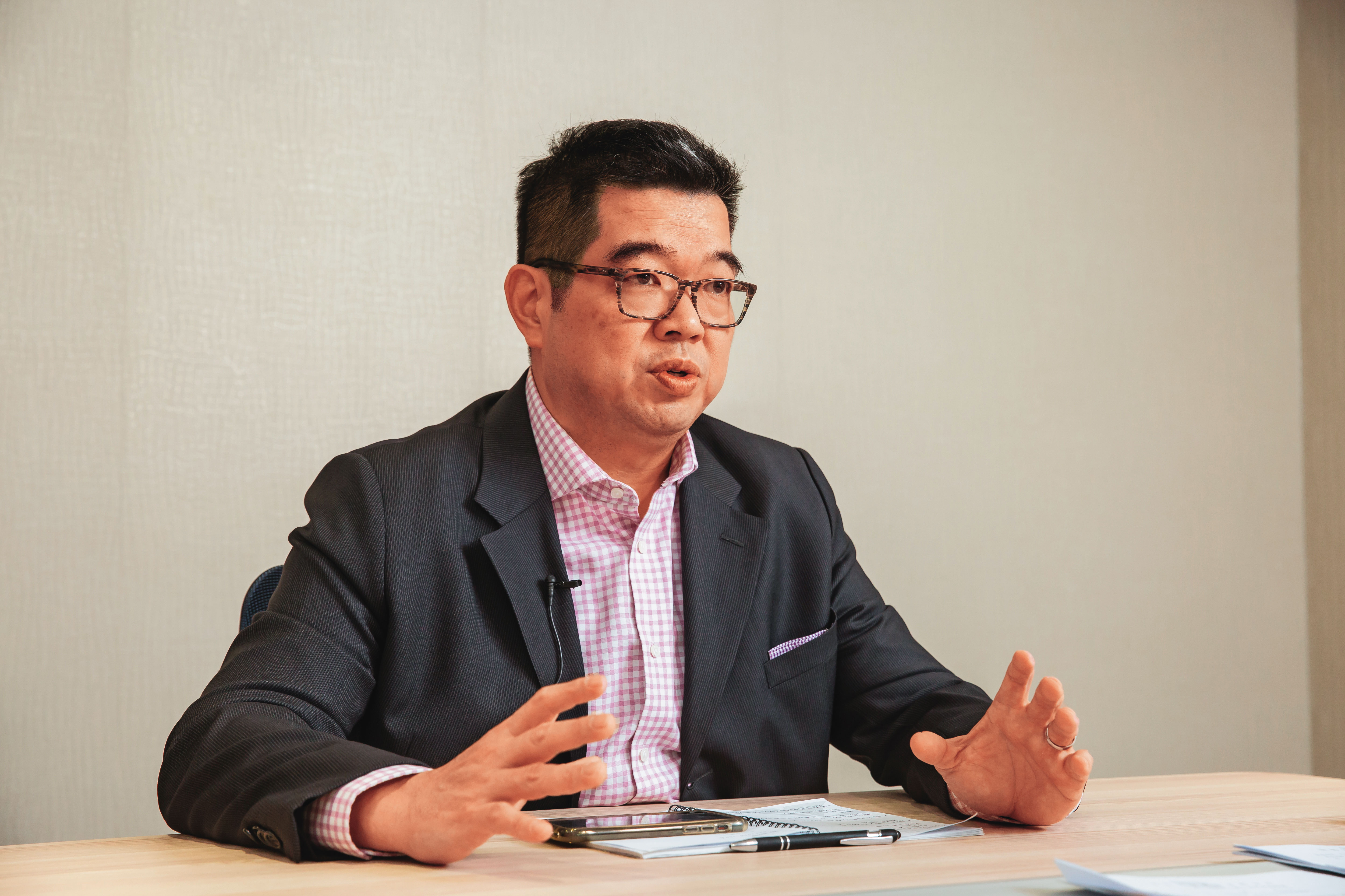 許逸群是福懋油創始家族許家第3代,近年為鞏固經營權,多次與市場派過招。
