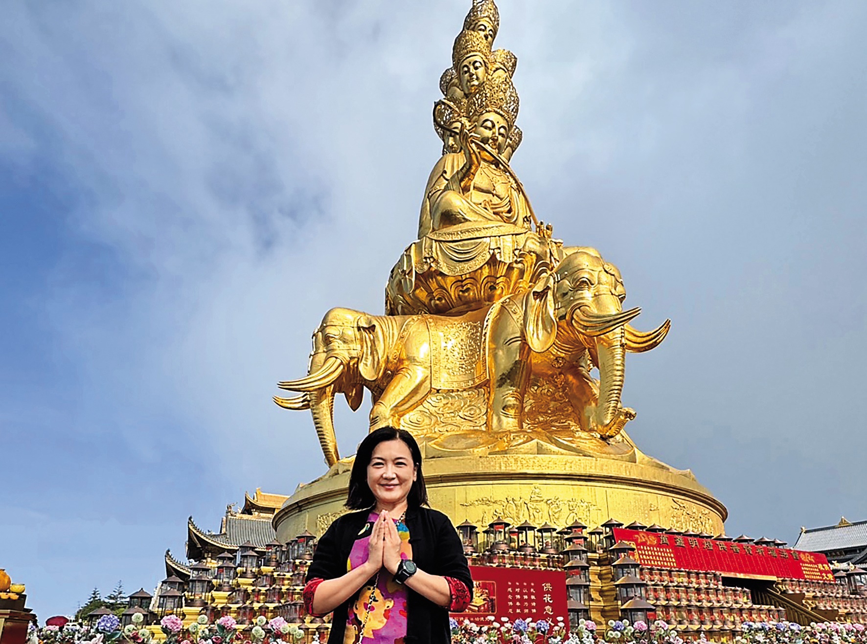 姚黛瑋上峨嵋山金頂感受到神奇的經驗。（姚黛瑋提供）