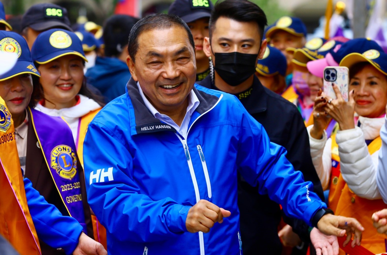 侯友宜遭時力立委質疑收受來自財團的違法政治獻金。