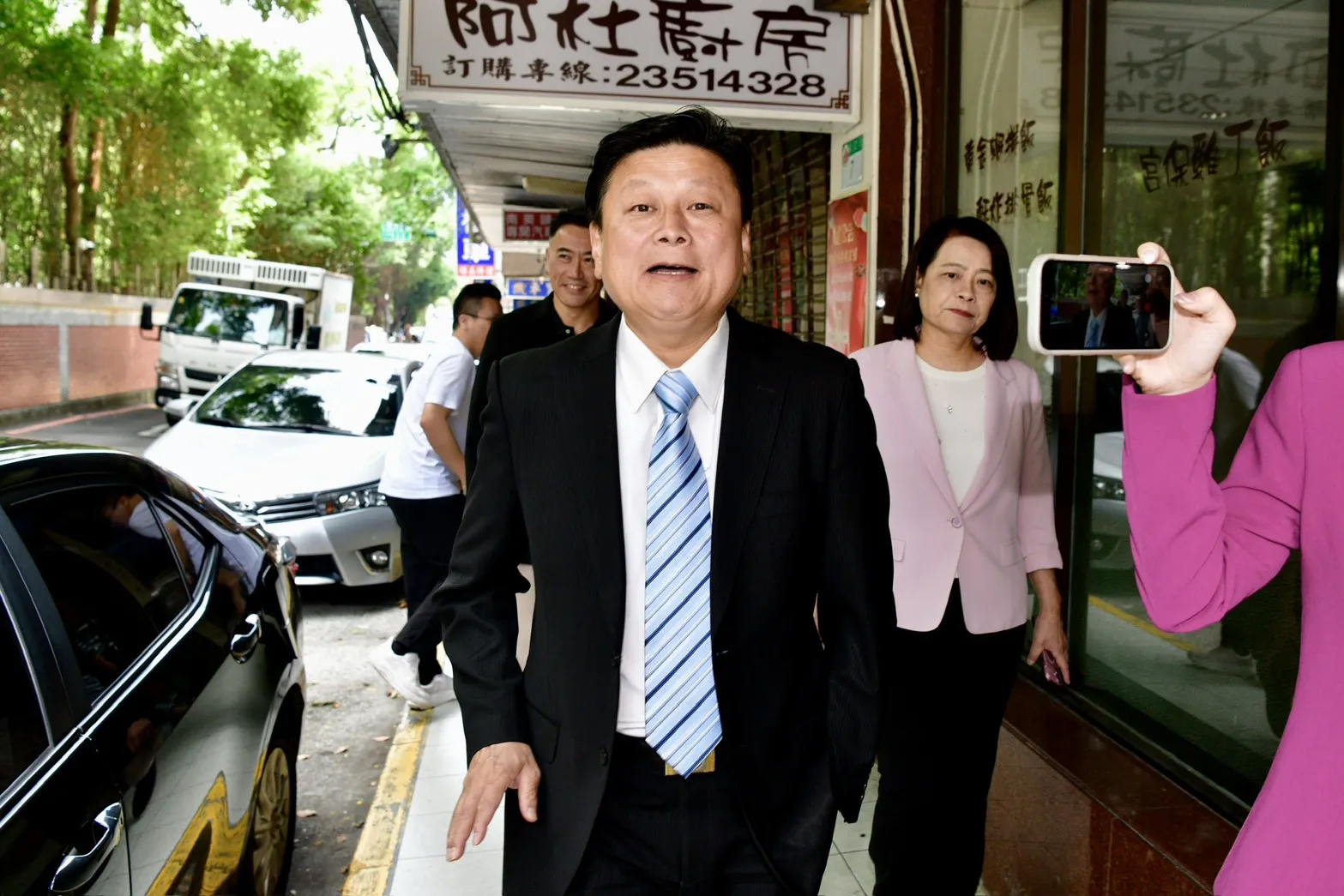 遭韓國瑜嗆辭總召！　傅崐萁15秒快閃現身喊「家和萬事興、無聲勝有聲」