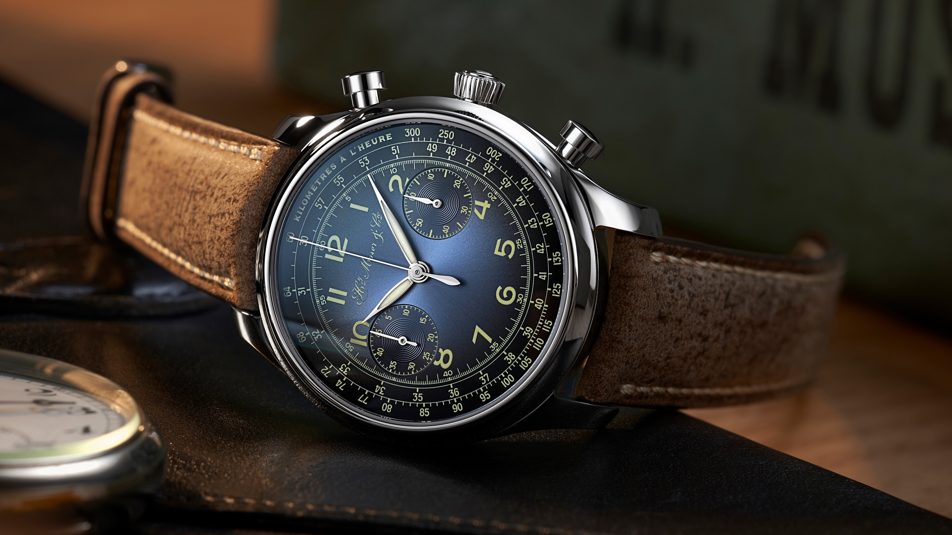 H. MOSER & CIE.和手錶創意工作室MASSENA LAB展開聯名合作，以品牌1940年代的古董錶款為概念，設計出Endeavour Chronograph，是限量100只的專賣店限定版。定價NT$968,000。