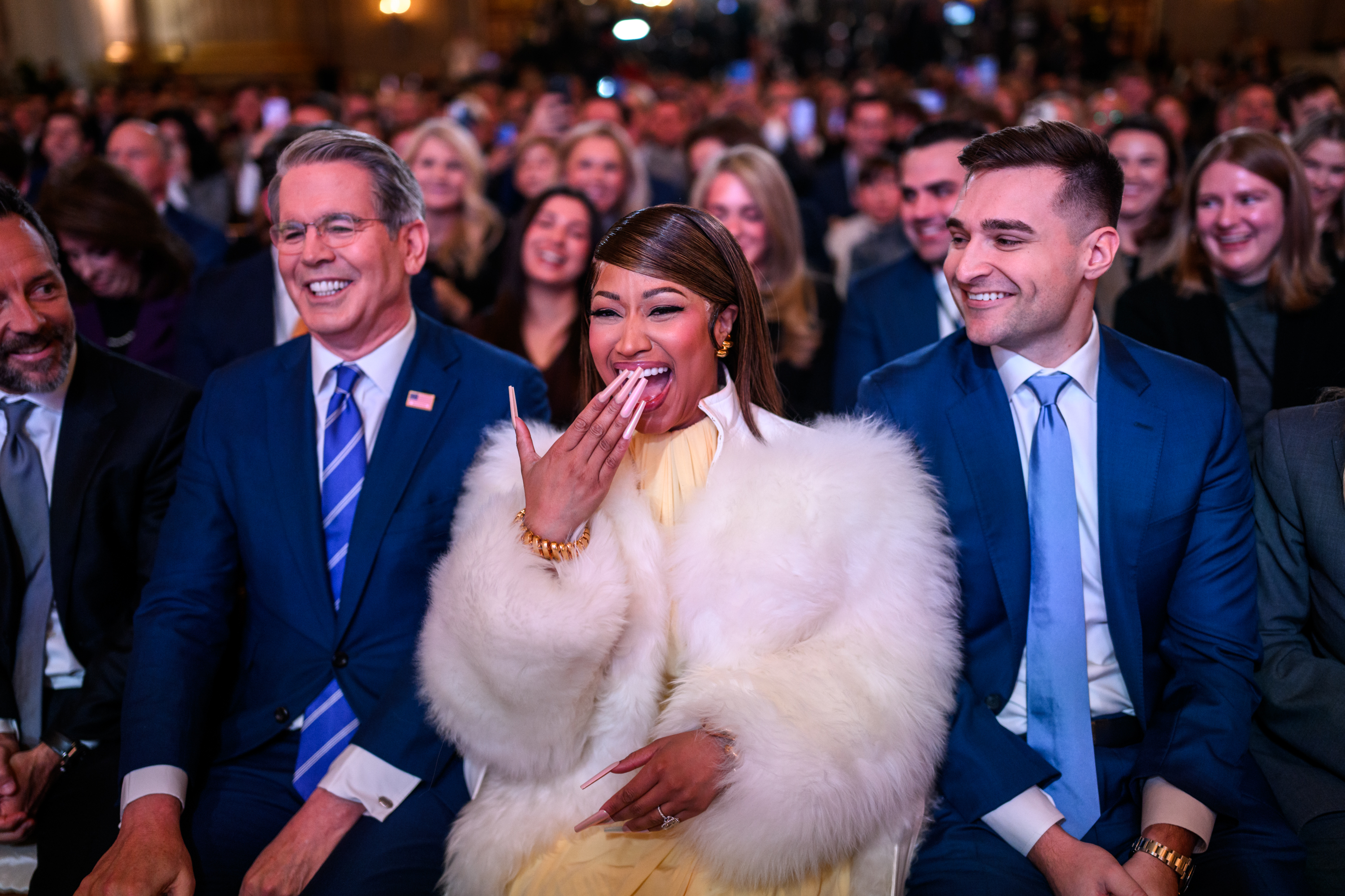 妮姬米娜在川普帳戶的活動上笑得心花怒放。(翻攝自The White House Flickr)
