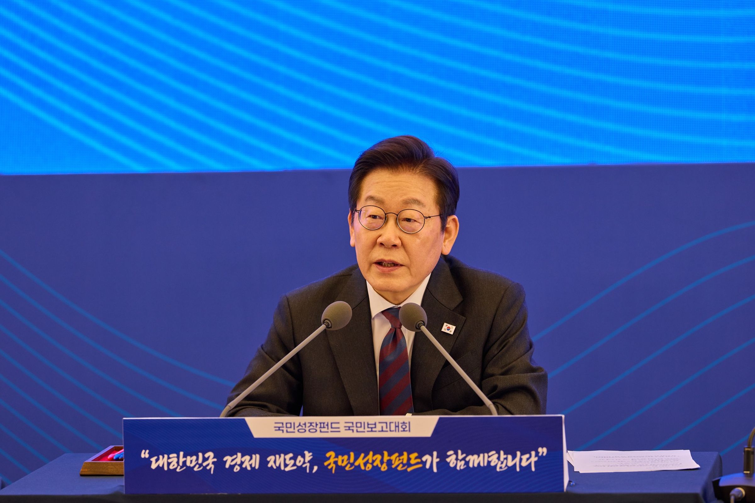 李在明表示,因不想讓南韓人戴手銬移送才會延遲移送時間,同時坦言此事會讓企業在美國直接投資問題上「恐怕會變得非常猶豫」。(翻攝自臉書@이재명)