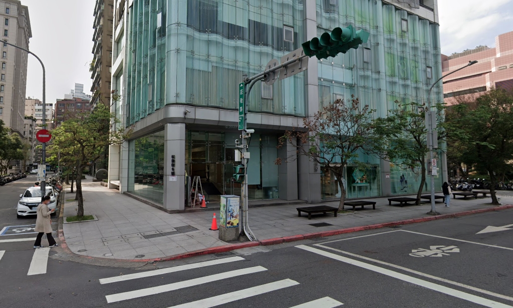 知名豪宅「松勤玖號」社區馮姓前主委先前傳出涉及不法，但他本人否認。（翻攝自Google MAP）