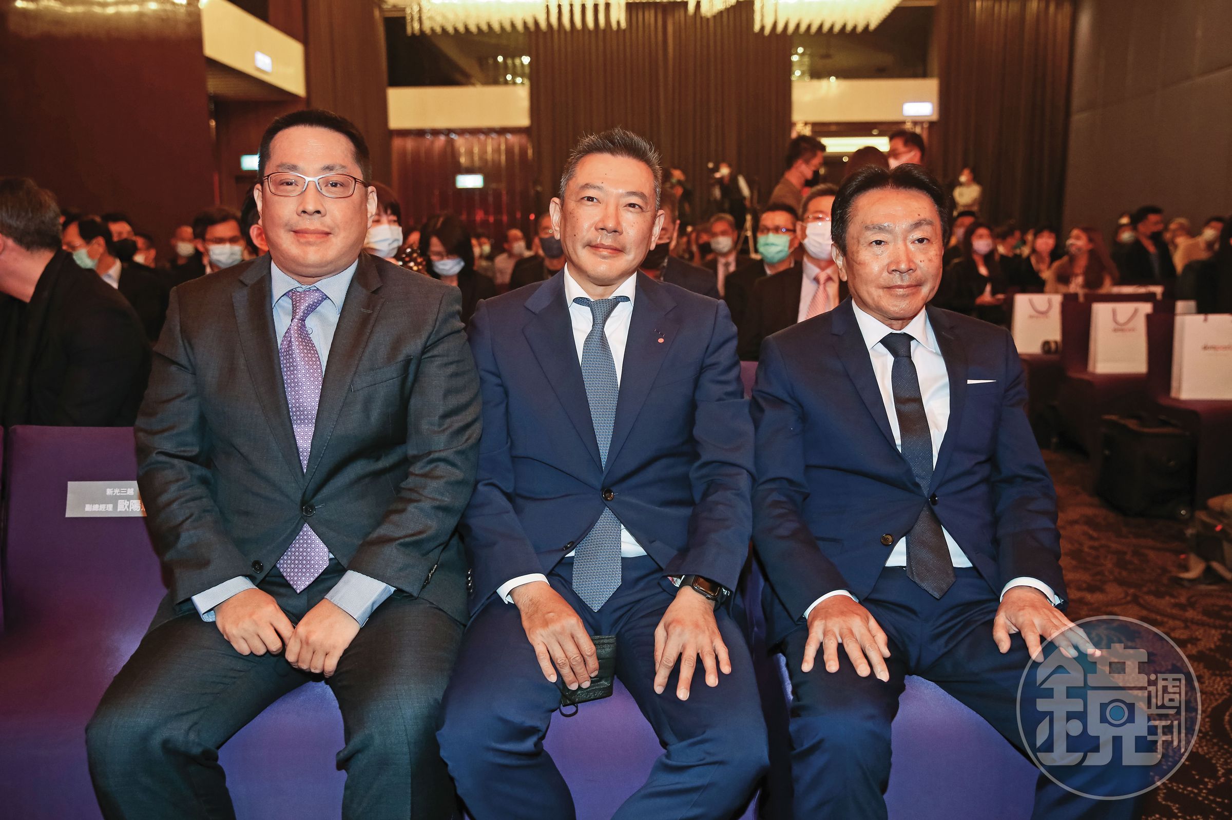 新光三越過去一向由吳東興家族和日方共治，經營績效亮眼。