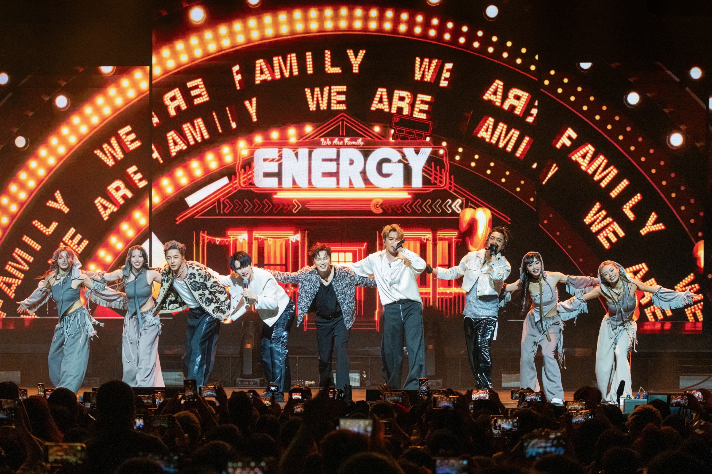 Energy首度五人完整體在上海舉辦《Here I Am我在》演唱會。（相信音樂提供）