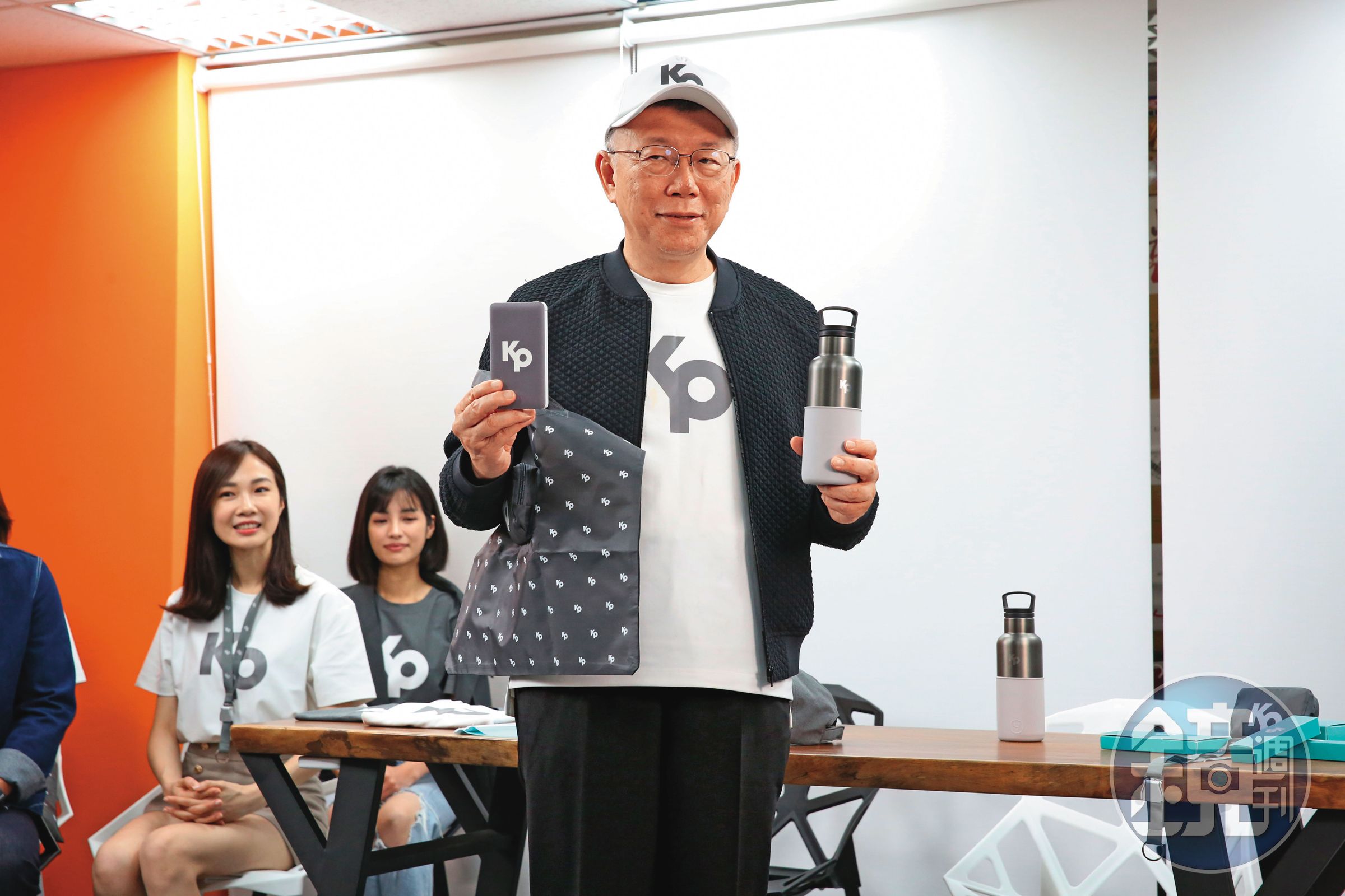 檢廉正逐一清查柯文哲成立的木可公司及眾望基金會等資金，是否與沈慶京交付的賄款有關。