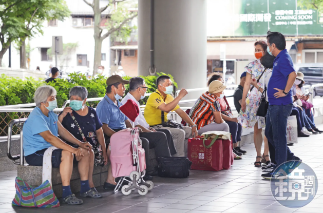 高齡化社會下，養老金規劃需求升高，高預定利率美元計價養老險重新問世，掀起一股熱潮。（示意圖，本刊資料照）