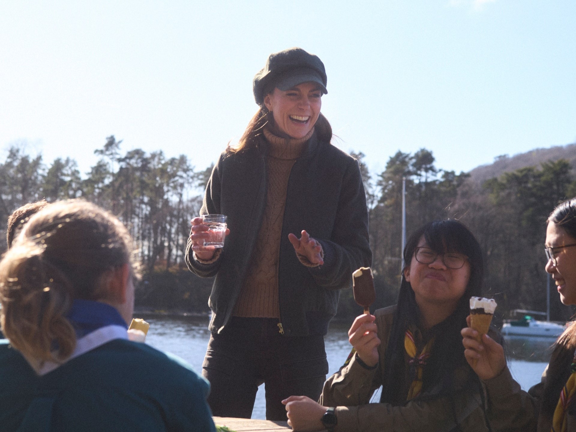 凱特王妃與童軍們見面。（翻攝Kensington Palace）