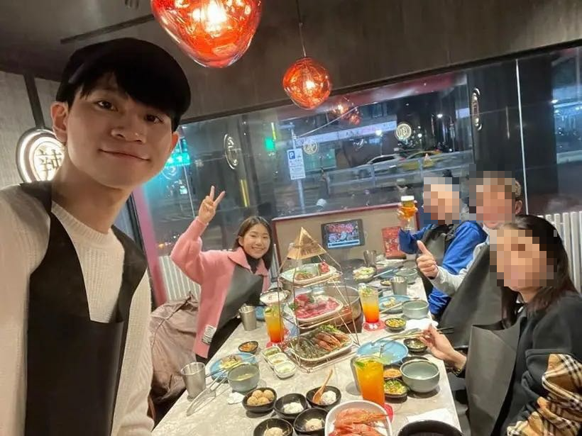 Andy曾發過一張與家寧及張家人的聚餐合照，如今該張照片成為令人心疼Andy的對比照。（翻攝自Andy社群）