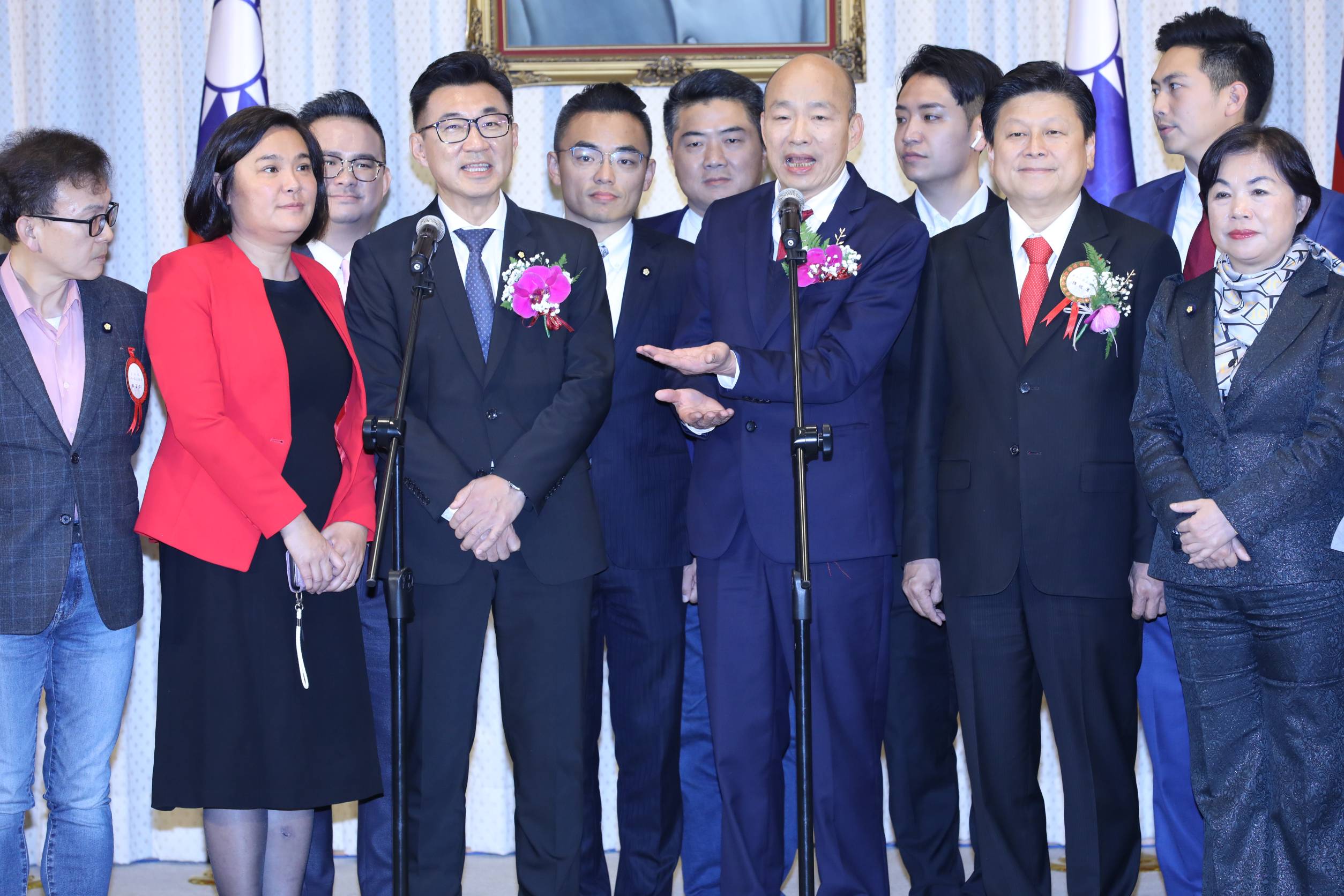 立法院長選舉結果出爐，由國民黨韓國瑜、江啟臣勝出，擔任本屆國會正副院長。