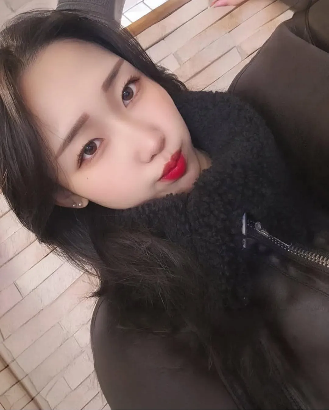 韓國一名22歲少女，在摩鐵毒殺2名網友。（翻攝自Threads）