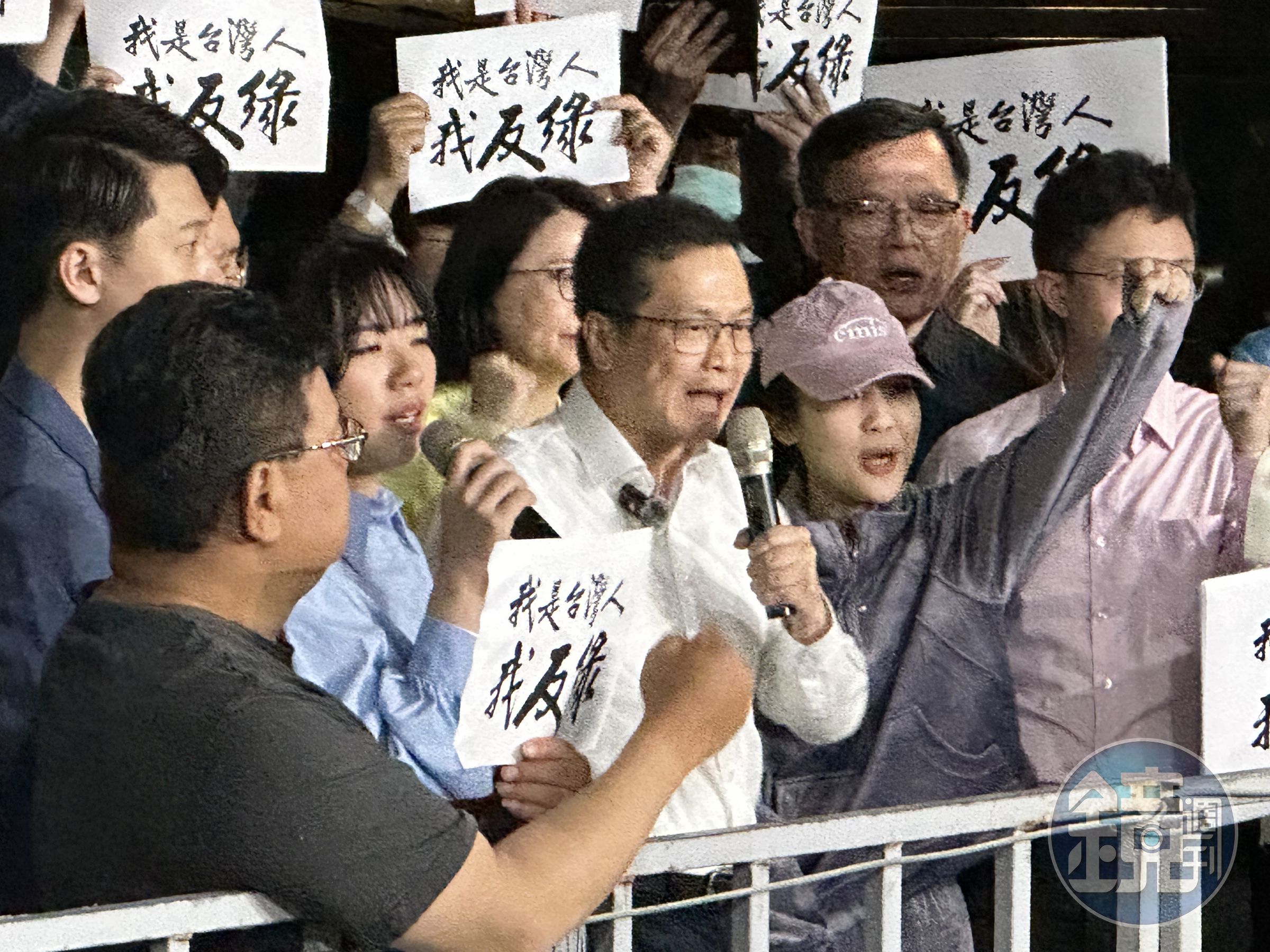 羅智強po文嗆總統賴清德,「要清算,就衝著我來!別去欺負這些正直、熱血的年輕人!」