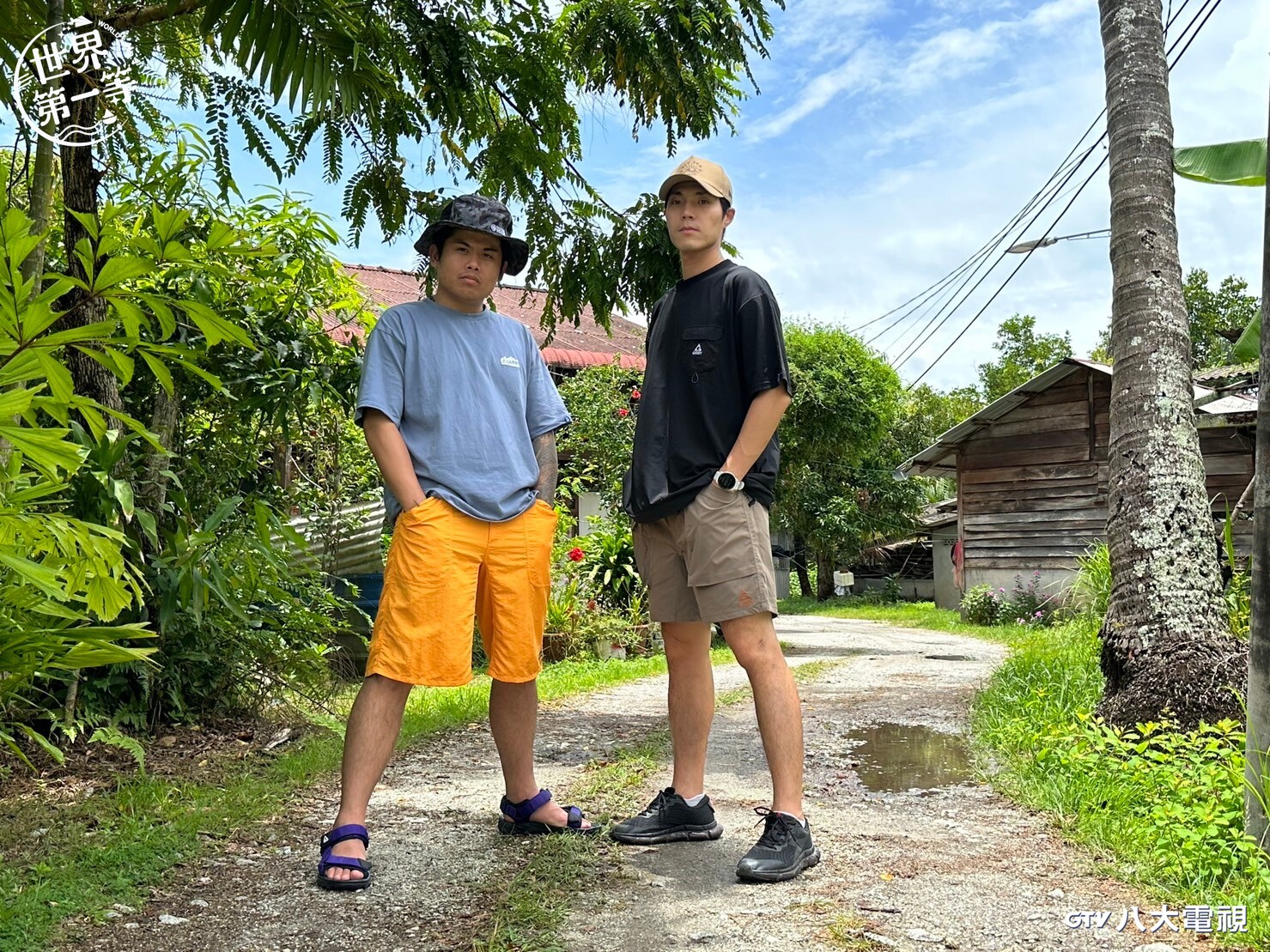 唐振剛、張再興到馬來西亞出外景。（八大提供）