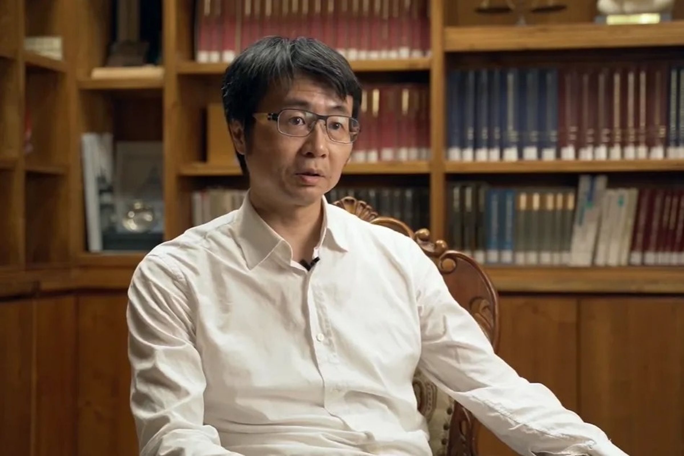 周玉蔻、蔡玉真誹謗張淑娟案上訴二審,法官侯廷昌以「嚴重偏離過往量刑行情」為由,改判周玉蔻9月徒刑。(翻攝自司法院影音)