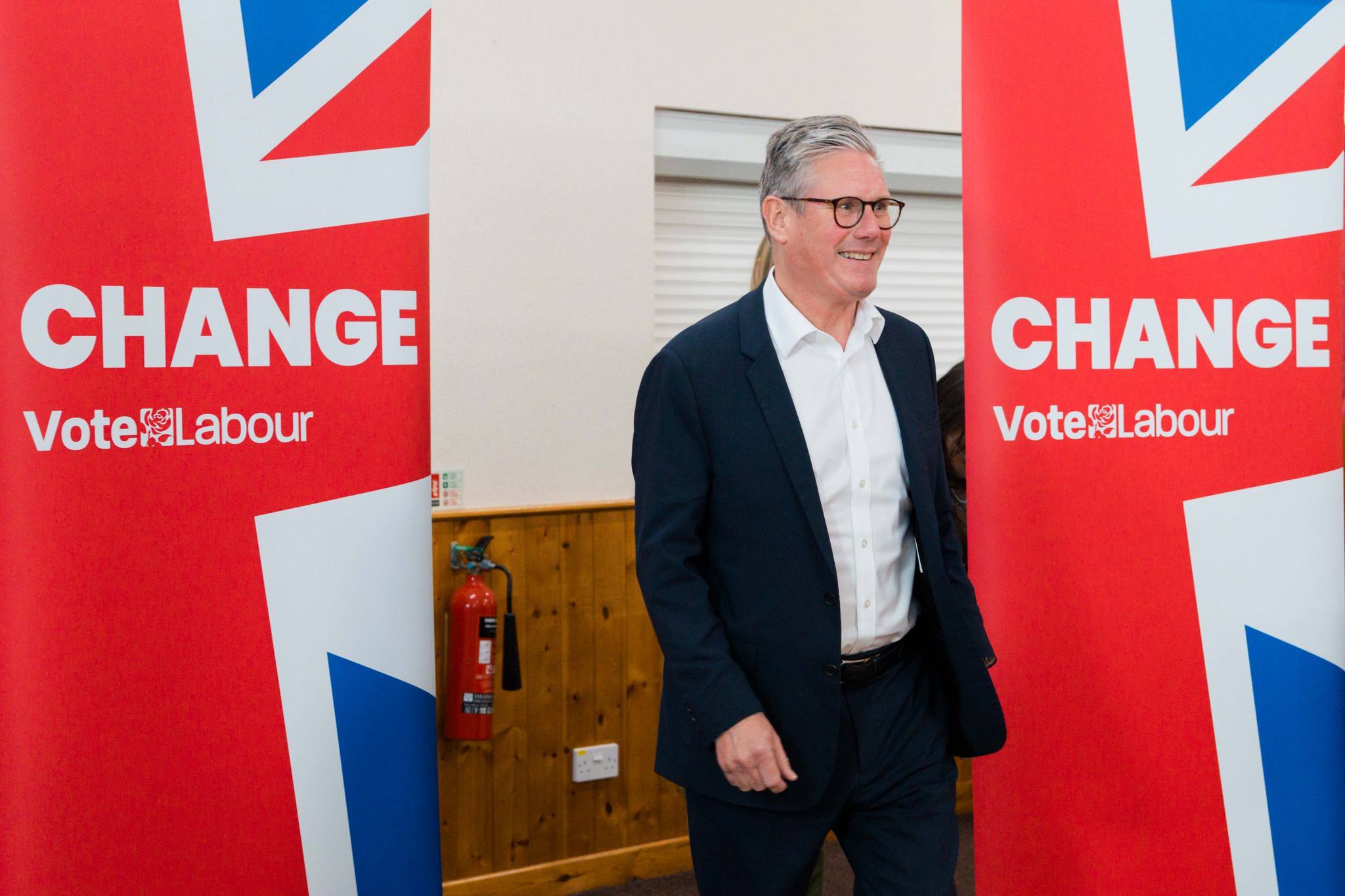 英國4日大選誕生了新政府，工黨領袖施凱爾5日正式上任新首相。（翻攝自Keir Starmar臉書）