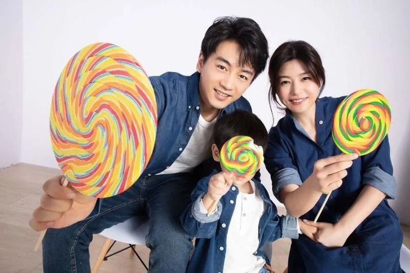 陳妍希被離婚！陳曉淨身出戶、斷聯、離家、換手機，溝通只能靠第三人。（翻攝網路）