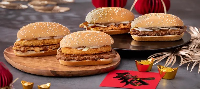 麥當勞原定「金迎招財薯來堡」系列延後推出，今宣布明天開賣。（翻攝自麥當勞官網）