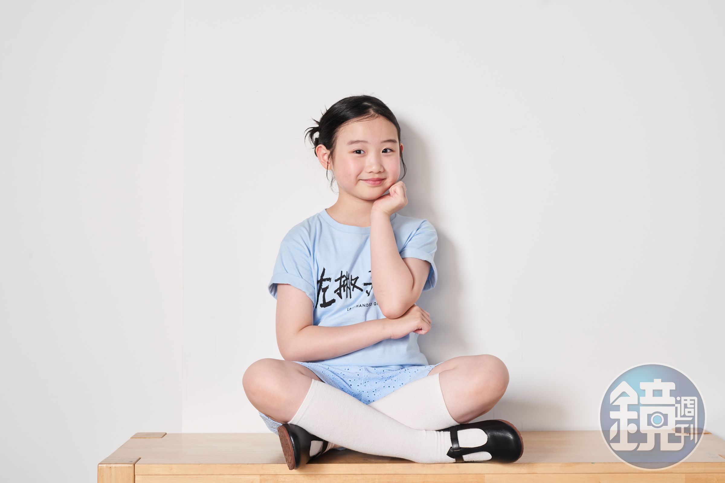 葉子綺曾在《罪後真相》等片客串，《左撇子女孩》是她首度擔綱主演的電影。葉子綺曾在《罪後真相》等片客串，《左撇子女孩》是她首度擔綱主演的電影。