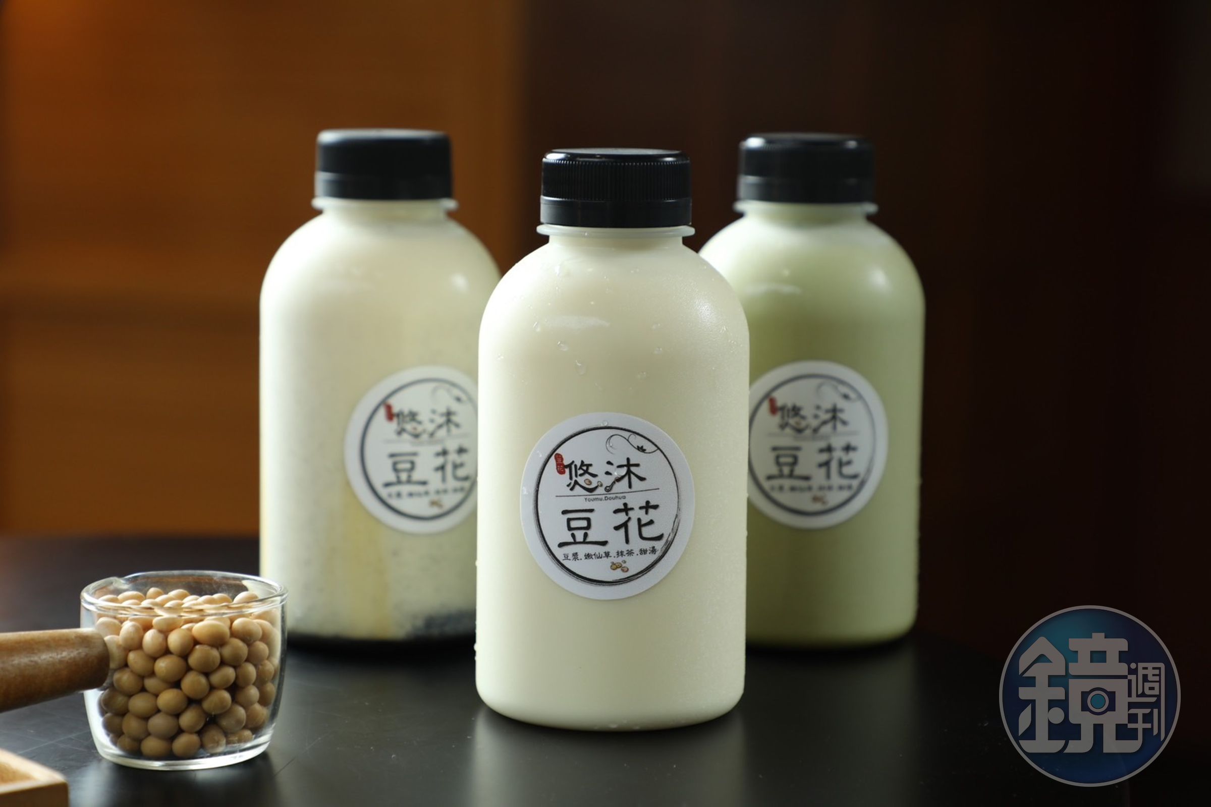 悠沐的豆漿品項也是佔滿菜單一整排，從原味到芝麻、麵茶、抹茶，豐富到喝整個星期都不重複。（依口味35～50元／罐）