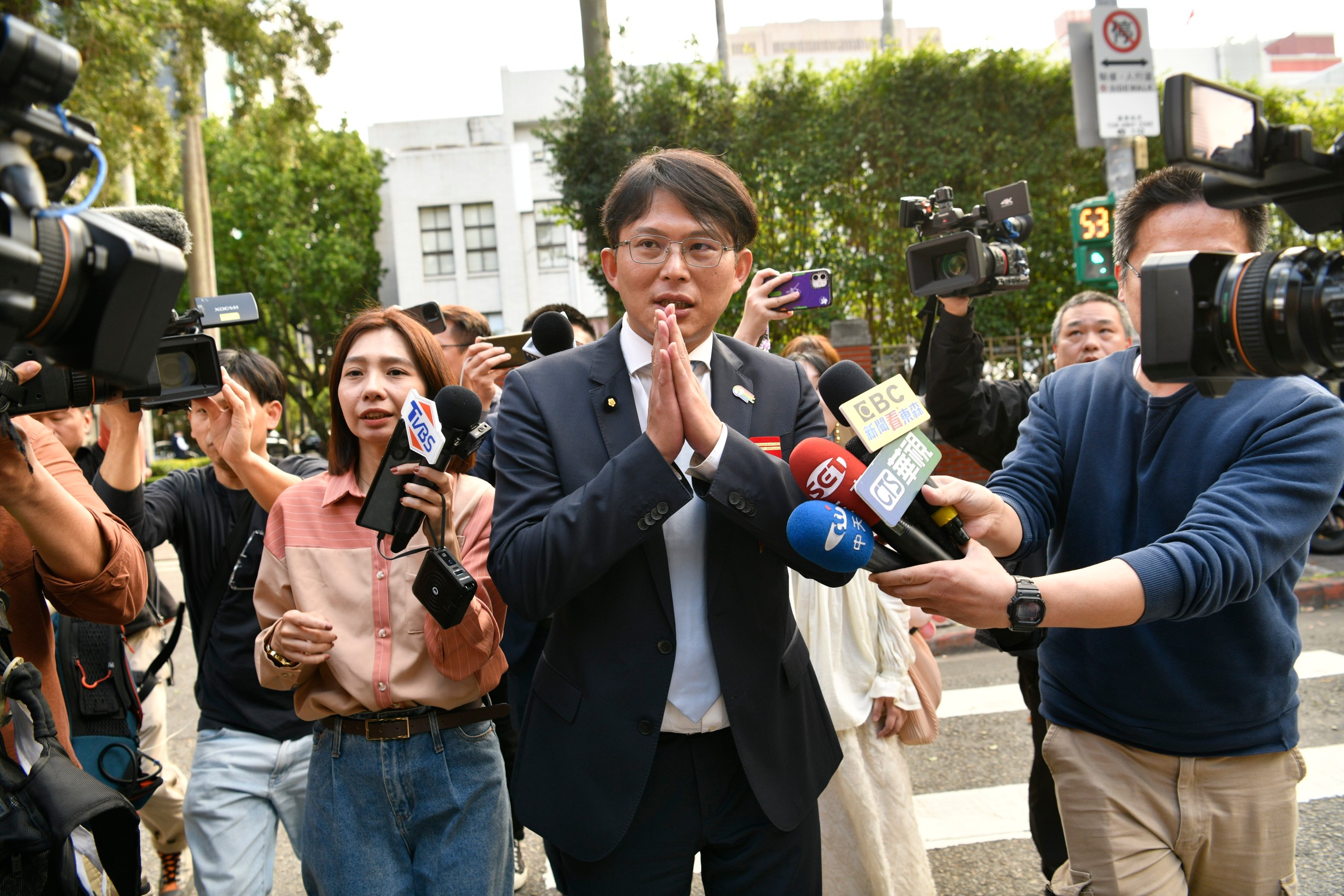 拋出2月6日開議挨轟，黃國昌酸台灣百工百業，到底有哪個行業拖到2月底才要上工？（本刊資料照）