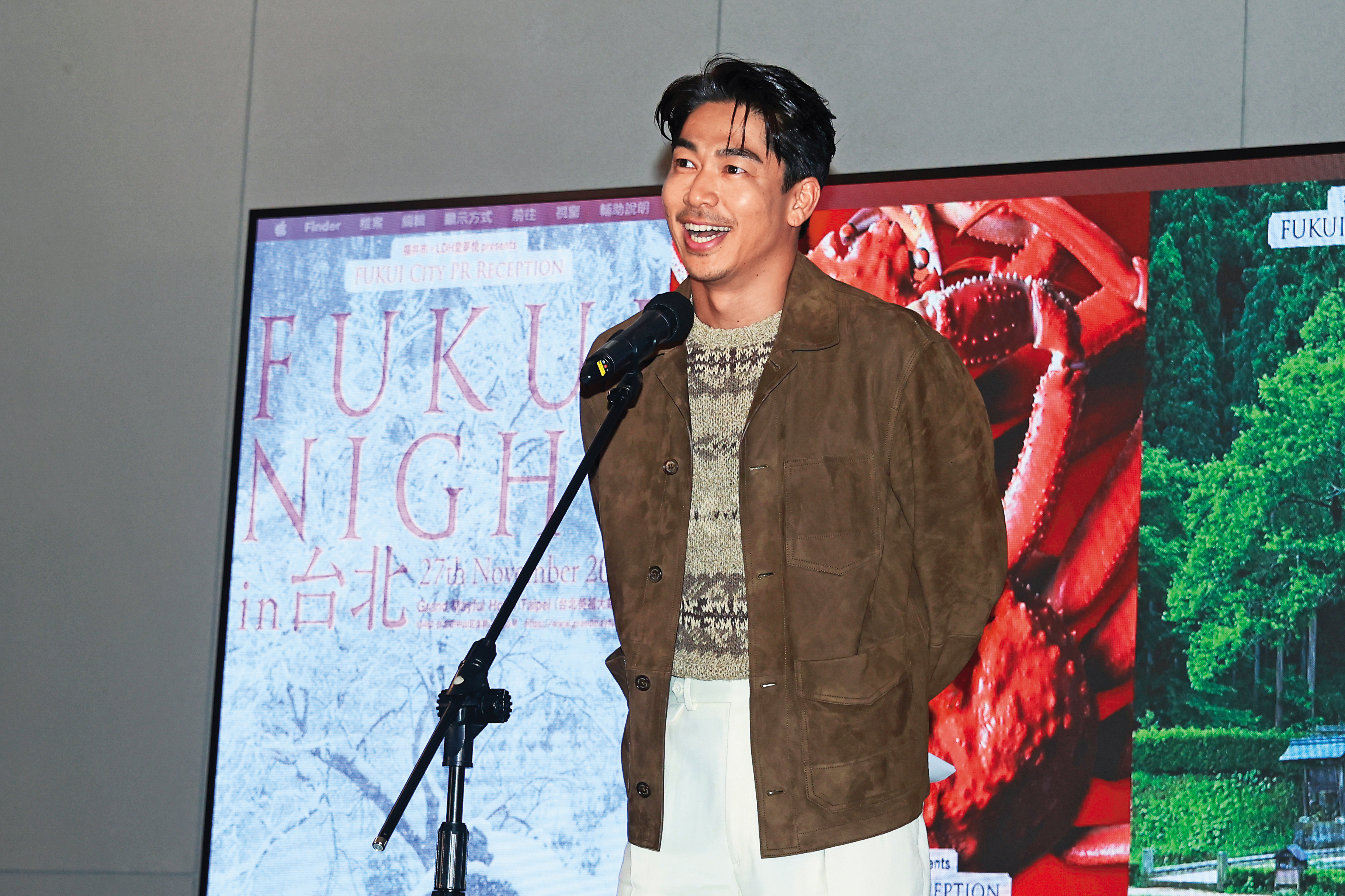 AKIRA稍息致詞的樣子太過風度翩翩，小編暈爛。（眼冒愛心）