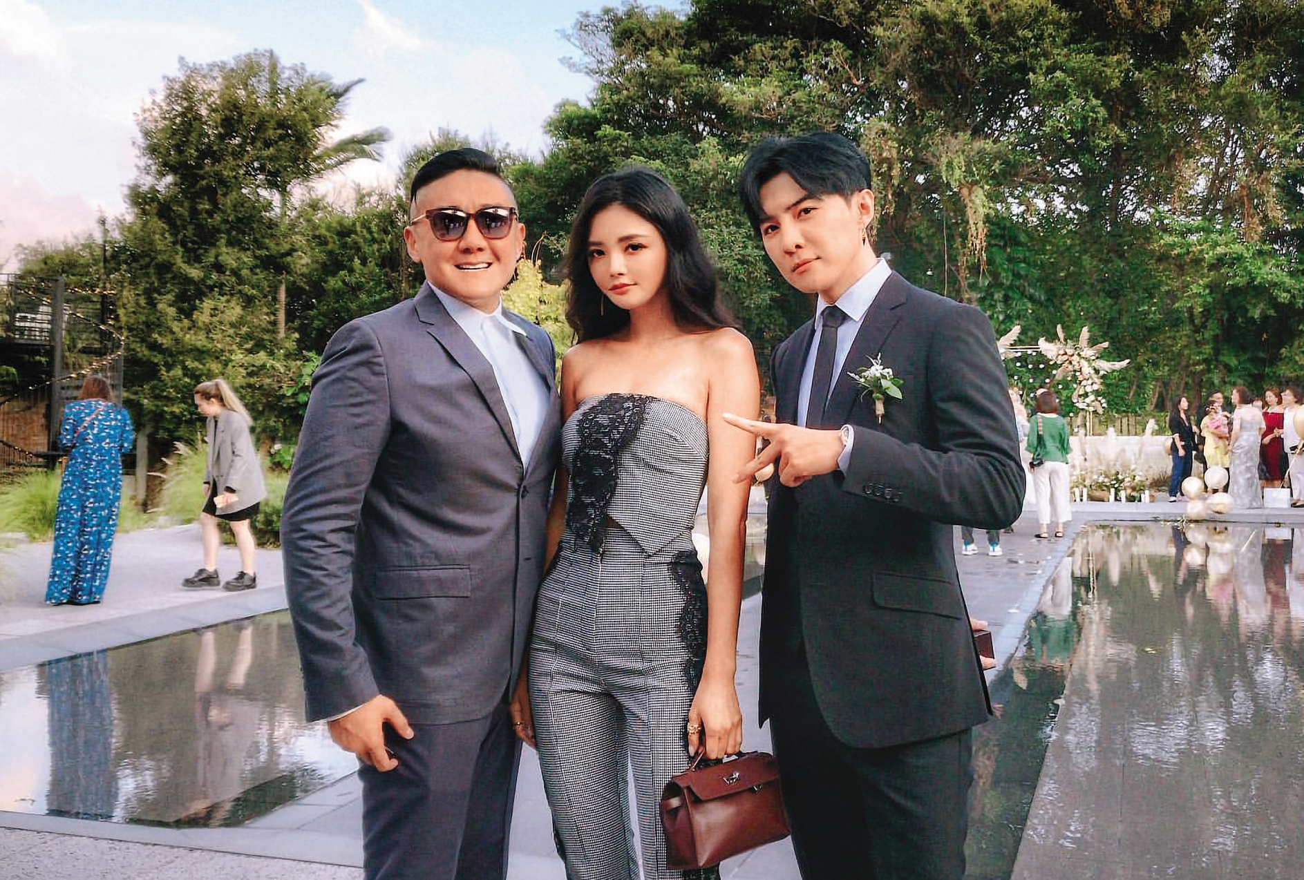 夏天倫（左）和黃廉盈（中）過去經常一同出席時尚場合。右為唐禹哲。（翻攝自黃廉盈IG）