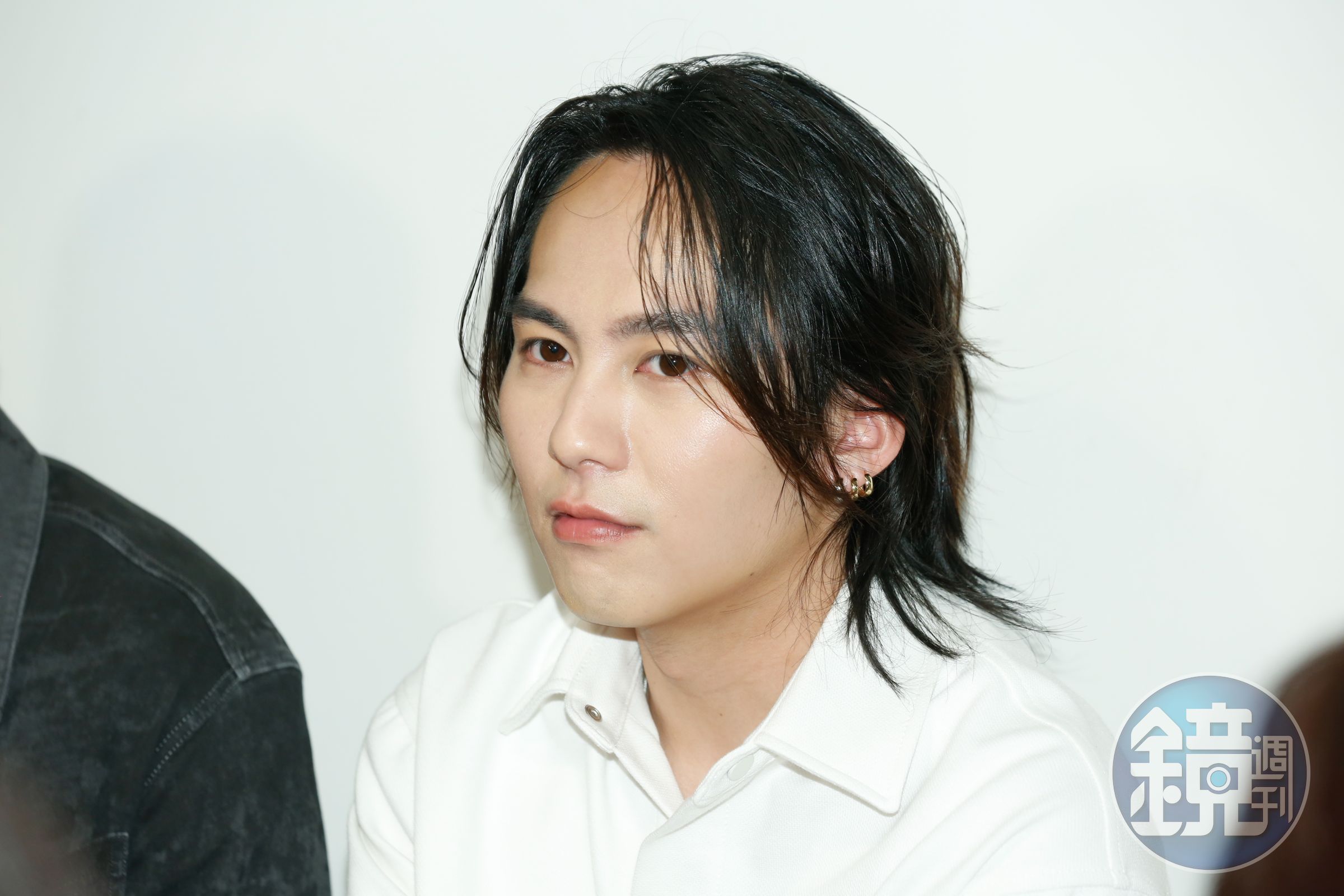 自認還單身,巫建和想去拜月老廟求提升姻緣與人緣。