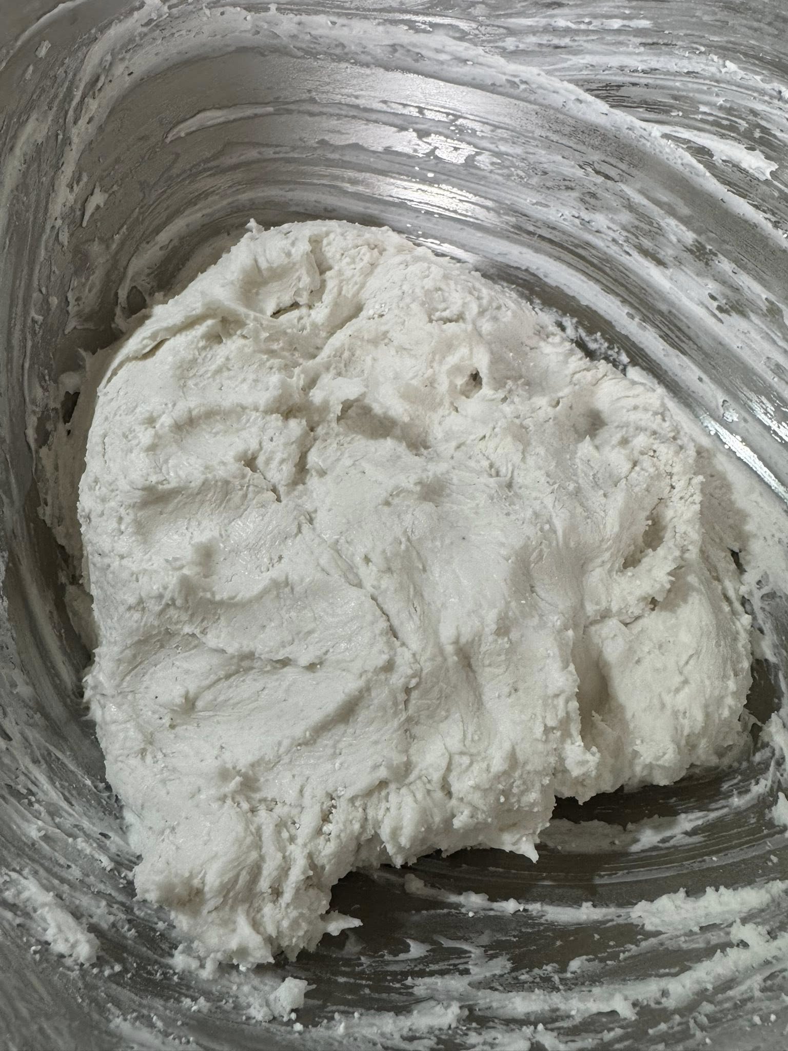 拌成黏稠的米漿團即可。