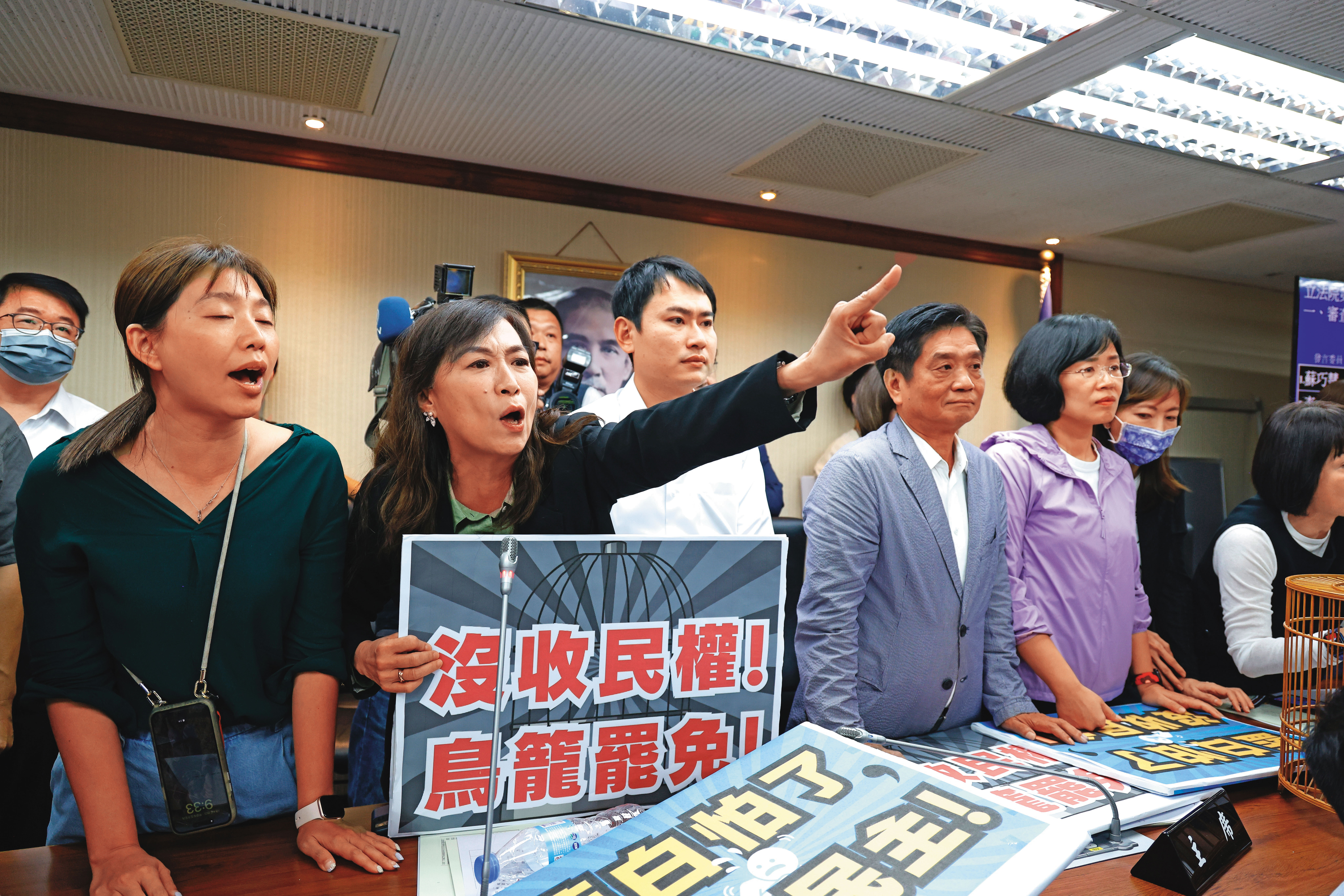 民進黨立委林宜瑾問政風格強悍精準，如今恐因助理費案無緣再參選。