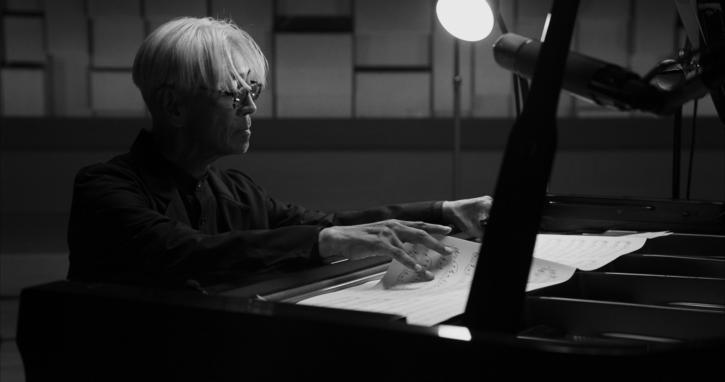 坂本龍一音樂電影《坂本龍一：OPUS》3月在台上映，本月17日將配合他生日舉辦特別場。（采昌國際多媒體提供）