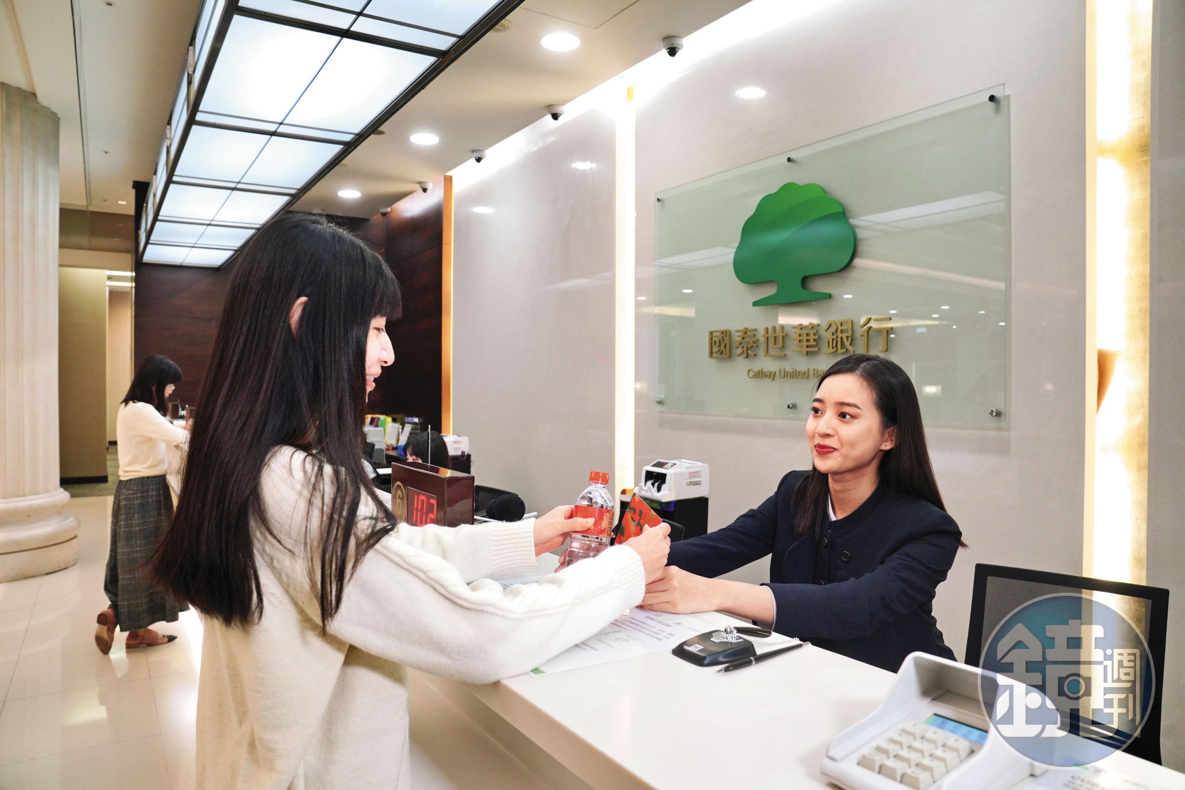 國泰金特別股波動平穩、配息穩定，李修全將其當作逢低加碼的資金水庫。