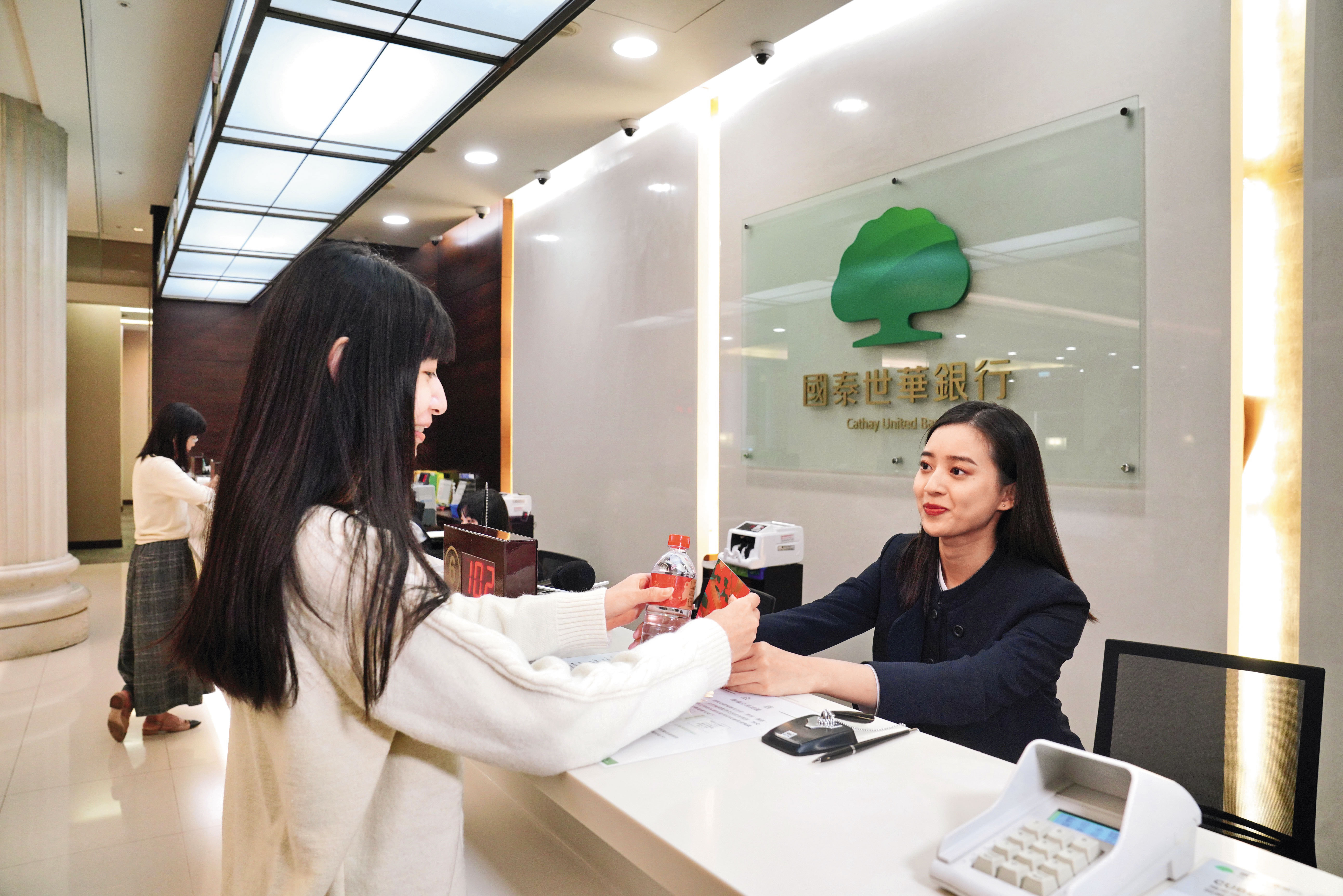 國泰金特別股波動平穩、配息穩定，李修全將其當作逢低加碼的資金水庫。