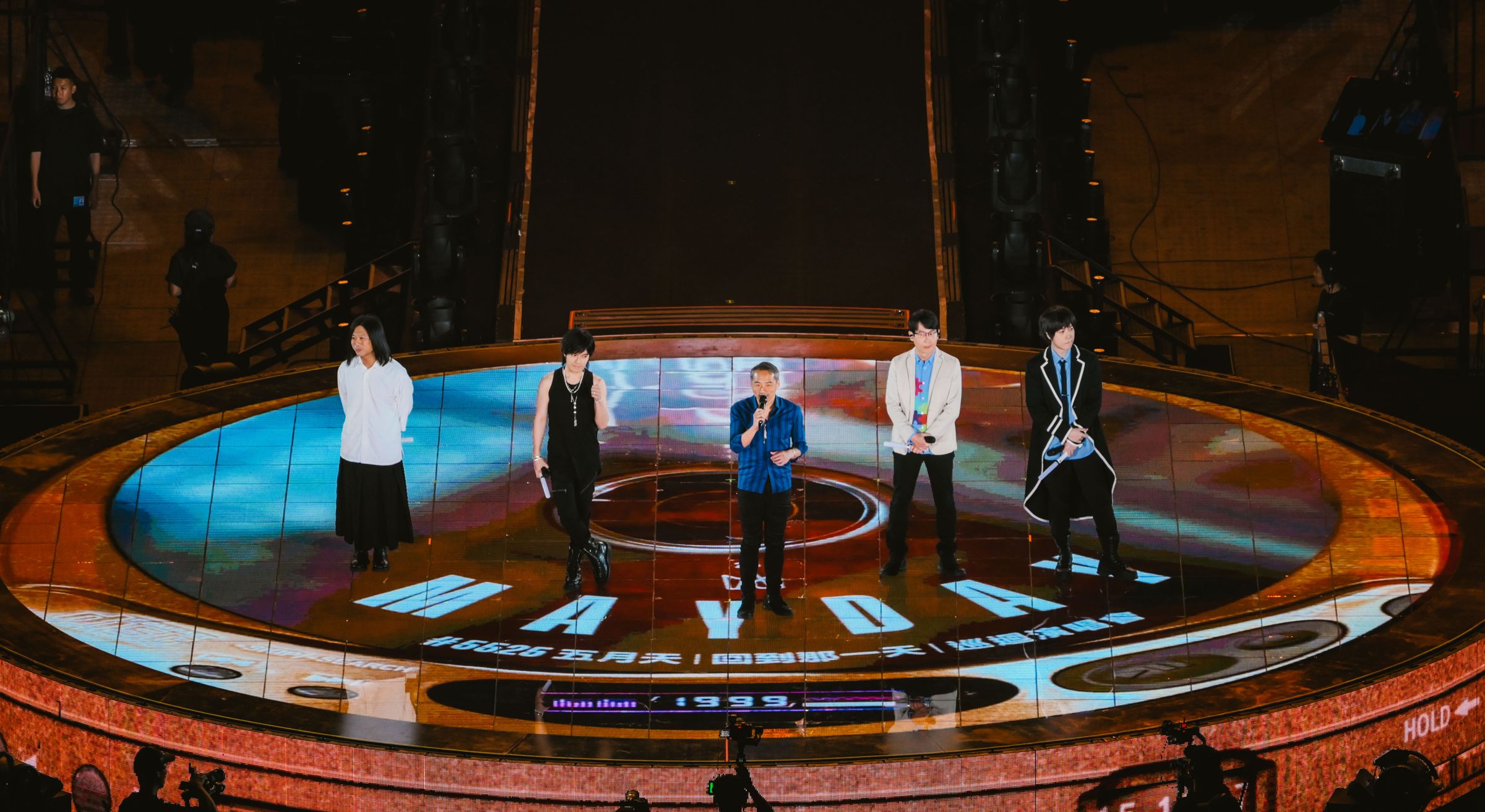 五月天《回到那一天》25週年巡迴演唱會在台北大巨蛋開唱八場,歌迷喊:「歡迎回來。」(相信音樂提供)