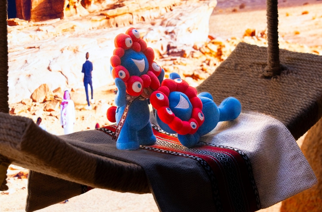 大阪世博會吉祥物「脈脈」引發網友熱議，其中限量款「黑色脈脈」是最搶手的商品之一；示意圖。（翻攝自臉書@Expo2025 大阪・関西万博 ）