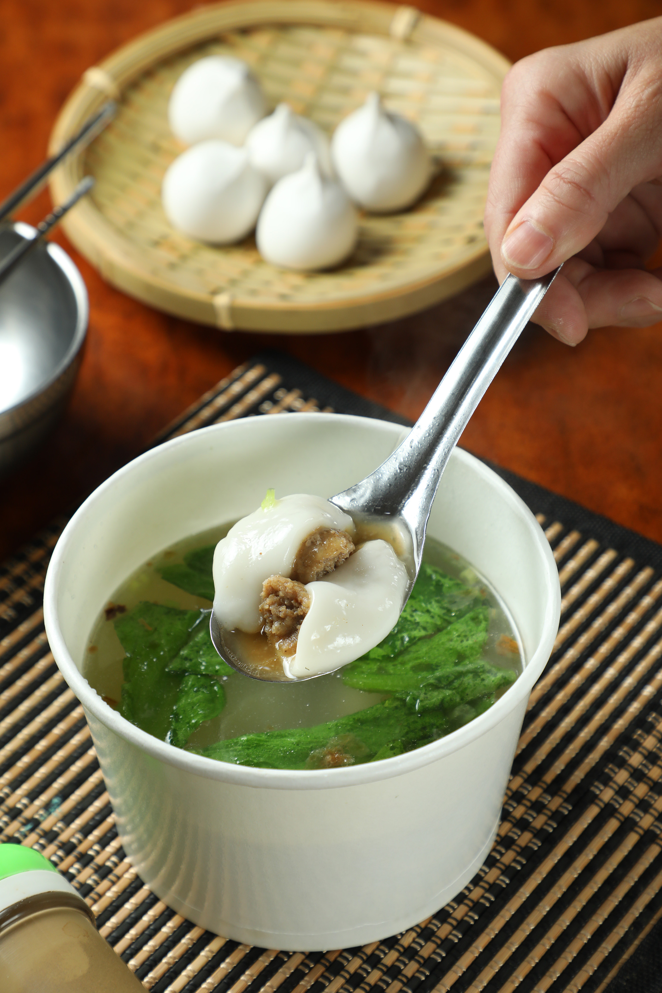 每日限量的「鹹湯圓」,以軟嫩外皮包入肉汁豐富的豬胛心內餡而大受歡迎。(70元/份)