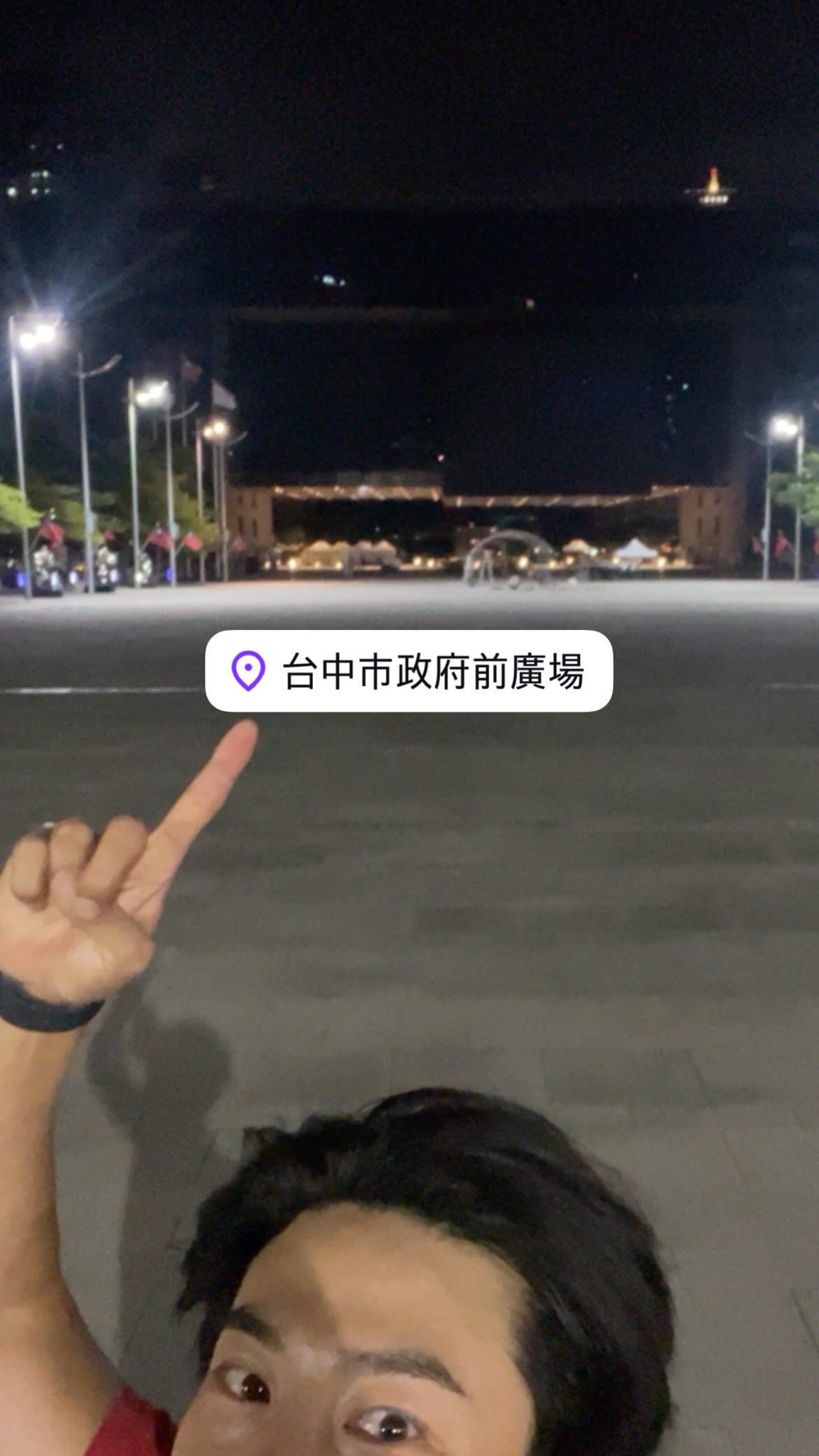 玉澤演最近在台中拍戲，愛慢跑的他還在台中市政府前自拍。（翻攝玉澤演IG）