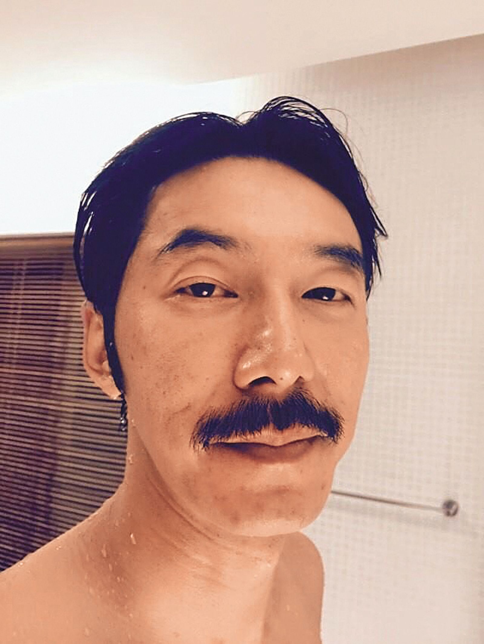 李李仁是「陪伴型爸爸」，親自接送孩子、陪讀陪玩。（翻攝自李李仁臉書）
