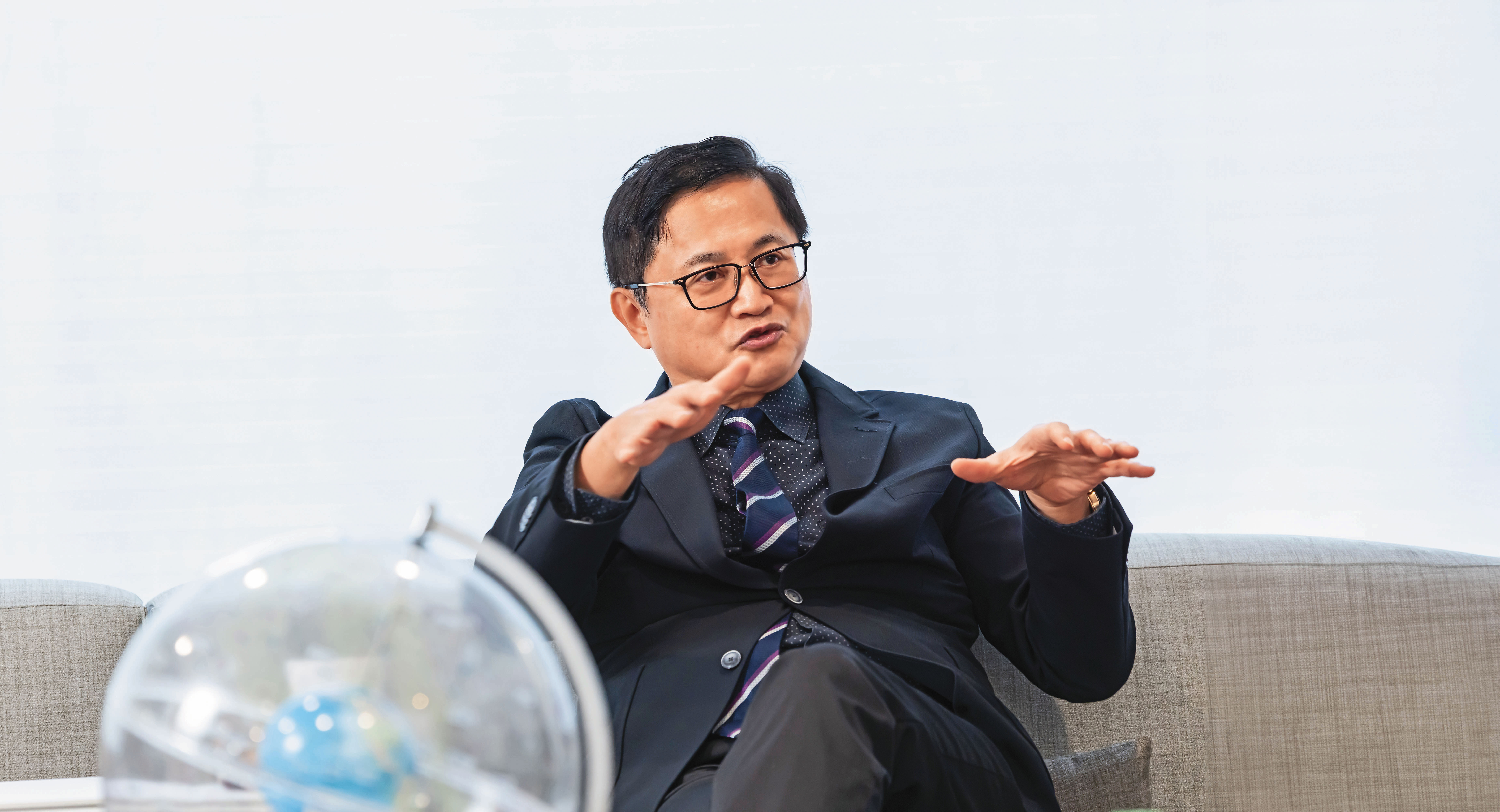 就在永擎上市業績發表會前，和碩董事長童子賢帶著金孫永擎團隊接受本刊專訪。