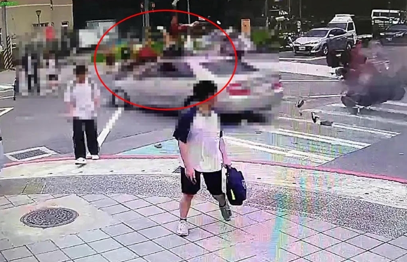 余姓肇事駕駛開車行經國光街、國成街口時失控爆衝釀禍。（翻攝畫面）