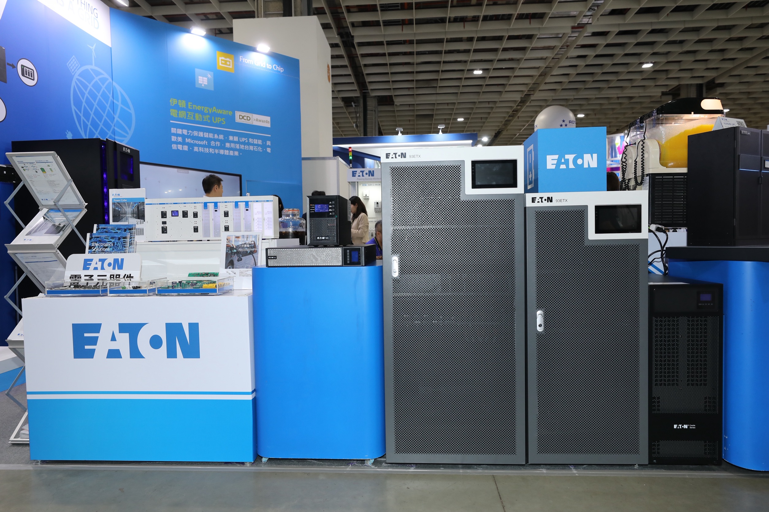 今年台灣國際智慧能源週的人氣、熱度明顯不如以往，而這恰恰好反映出台灣再生能源發展目前所遭遇的困境與窘態。