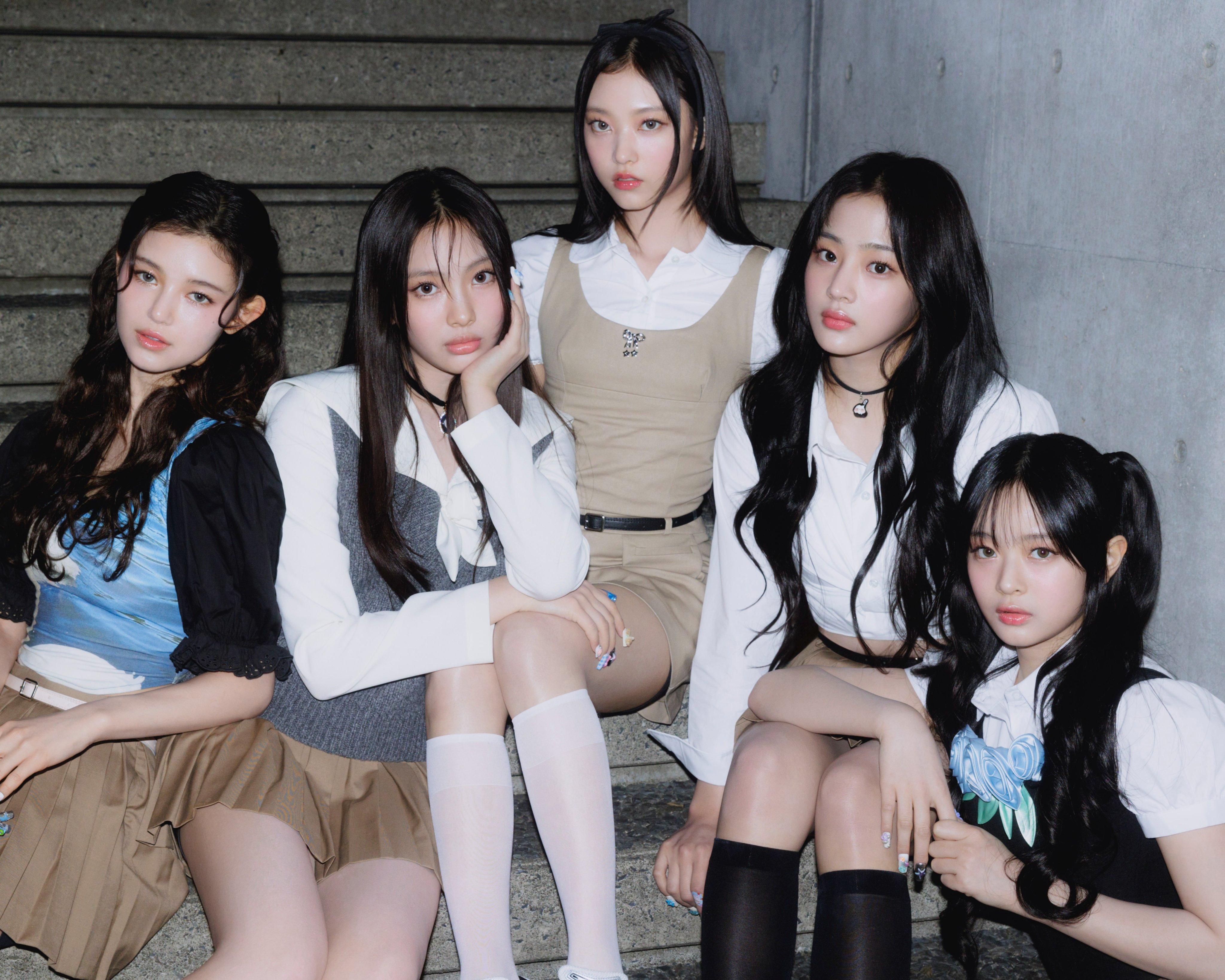 韓國女團NewJeans來台進行拍攝工作，因工作人員要求檢查路人手機、粉絲在網上瘋狂要求網友、藝人刪掉相關照片文字引起熱議。（翻攝NewJeans X）