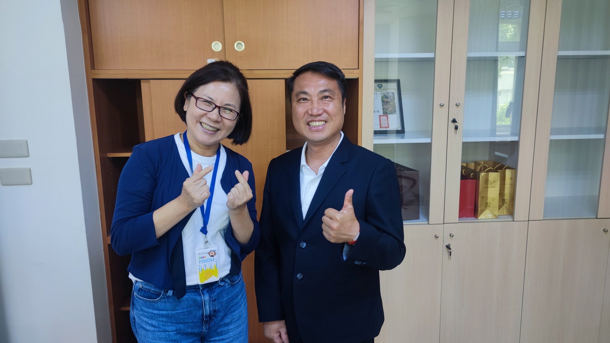 涂權吉今（17日）透露，今日上午責成助理邀請爭議現場的張秀鴛，到國會辦公室面對面溝通以釐清誤會，稍早雙方已冰釋。（翻攝自臉書＠涂權吉）