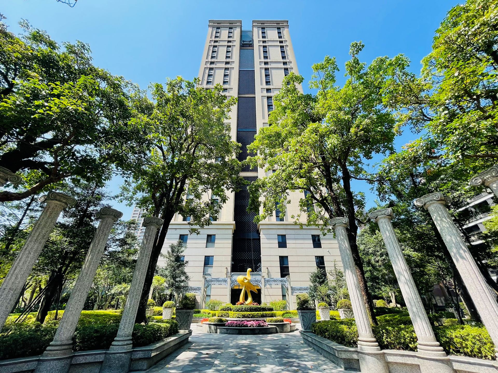 永慶房屋統計2026上半年七大都會區豪宅交易占比,台北市達5.6%勝過其他縣市。(示意圖)