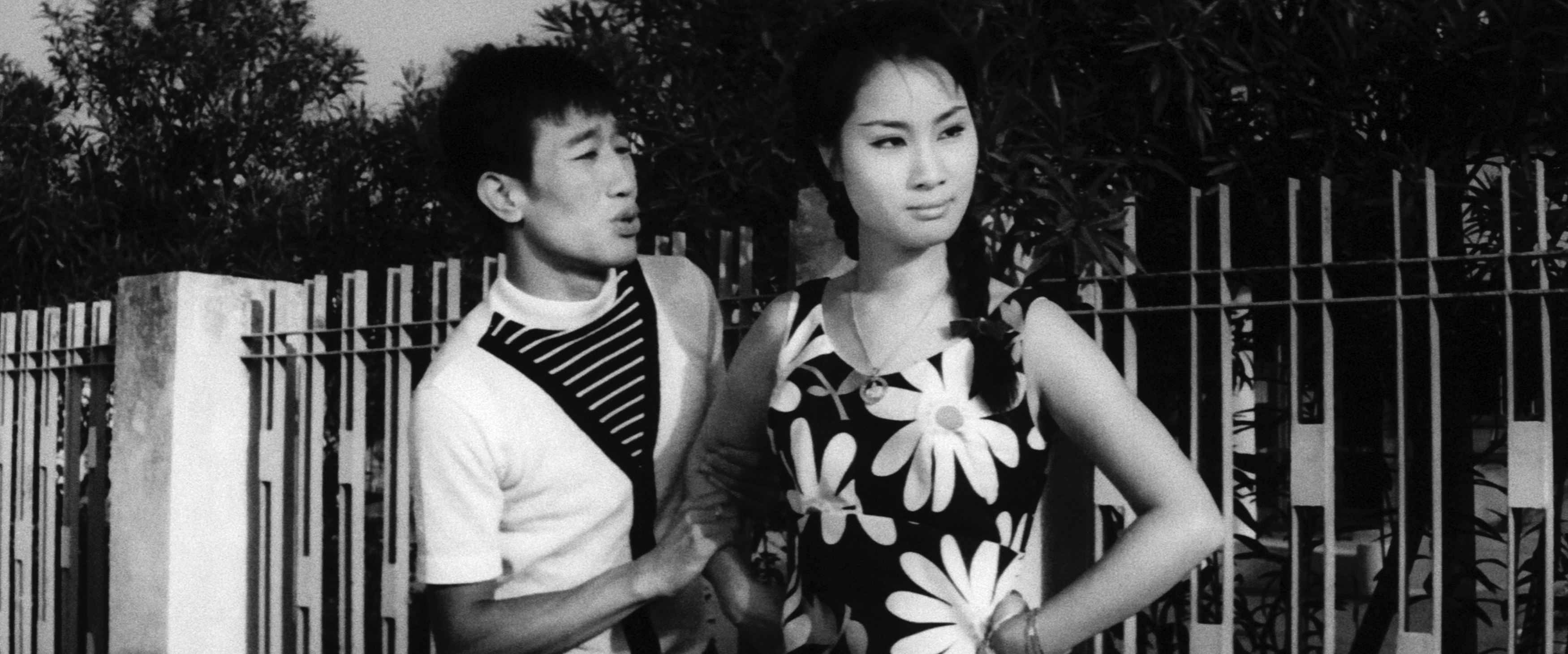 《張帝找阿珠》劇本來自張帝（左）當年在秀場的招牌歌唱戲碼「找阿珠」，右為楊麗花。（國家影視聽中心提供）