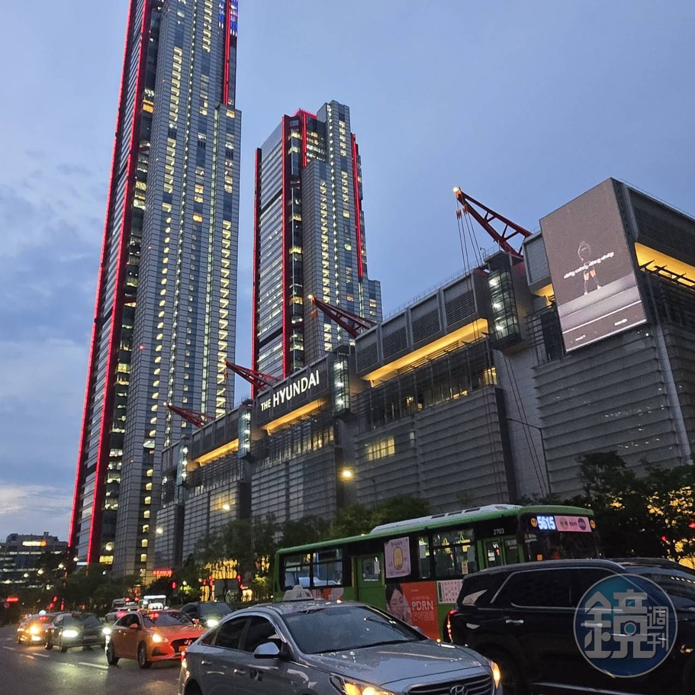 韓國近十年最大型商辦零售複合開發案之一的Parc1 Tower， 與現代百貨 The Hyundai Seoul 相連。